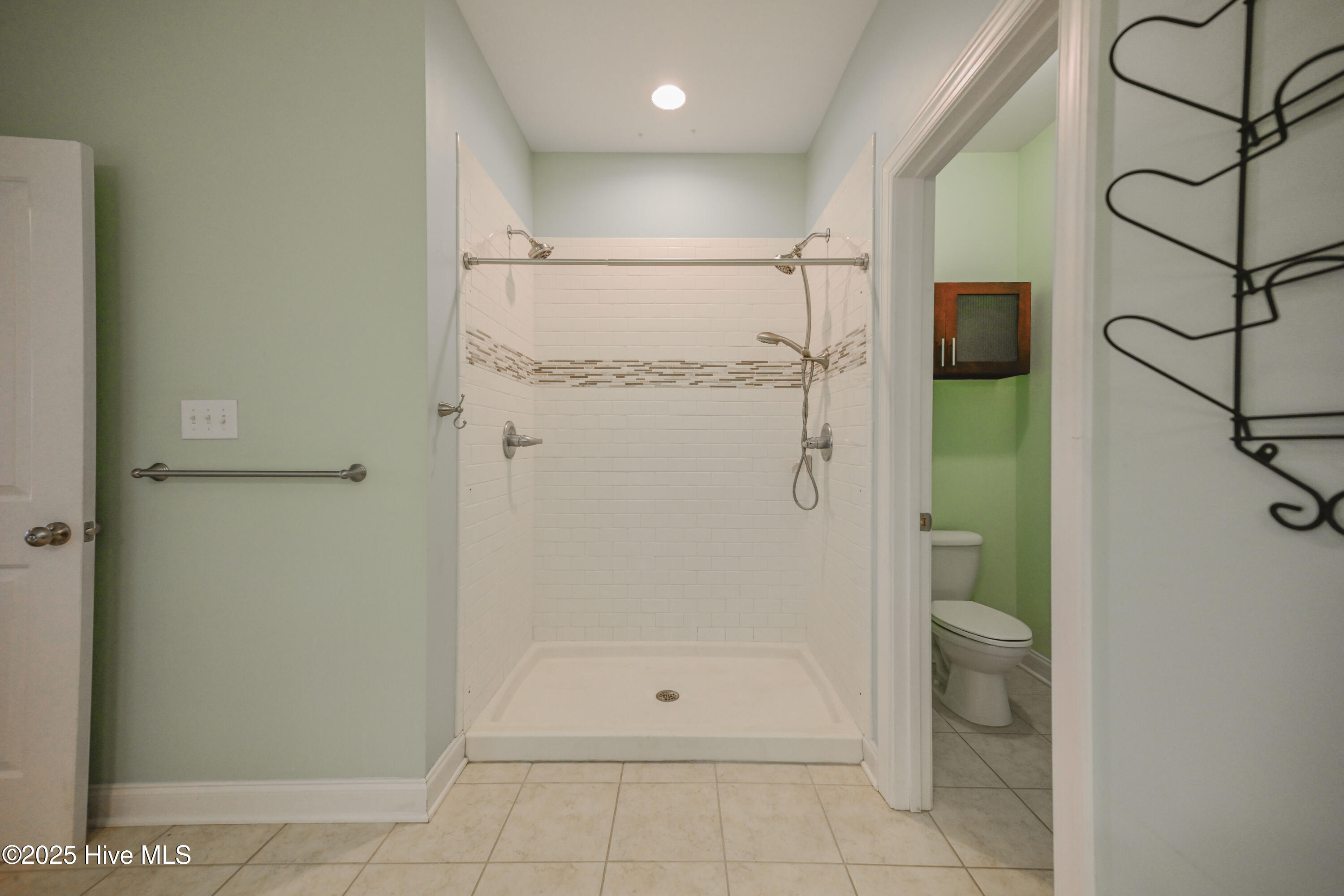 100523770 | Photo 23