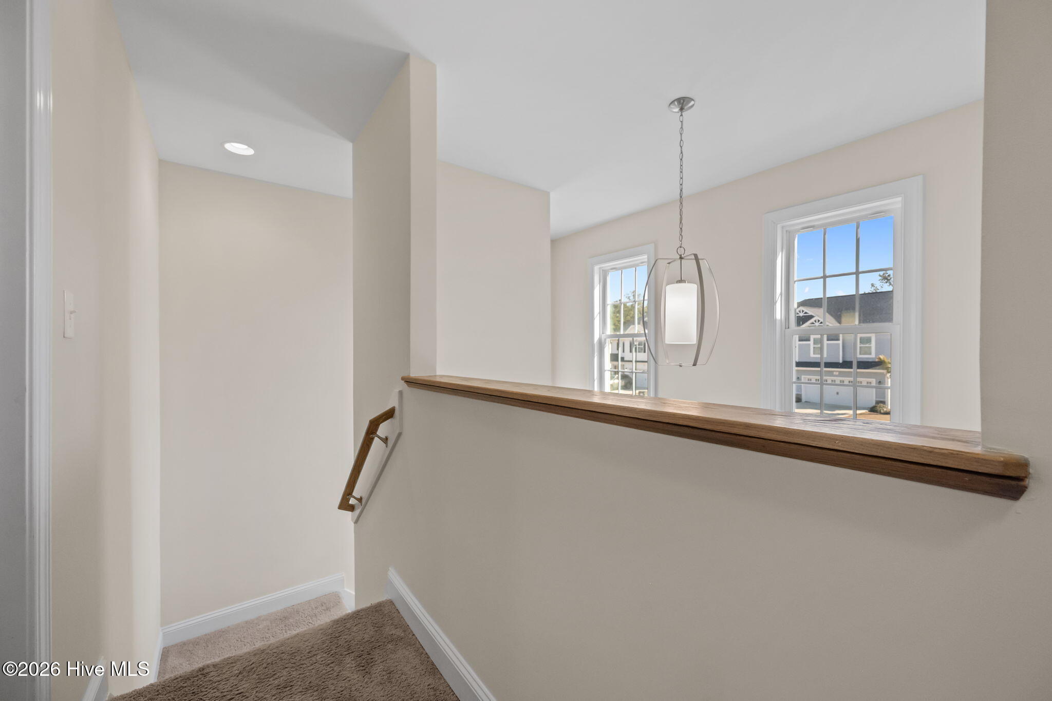 100554000 | Photo 45