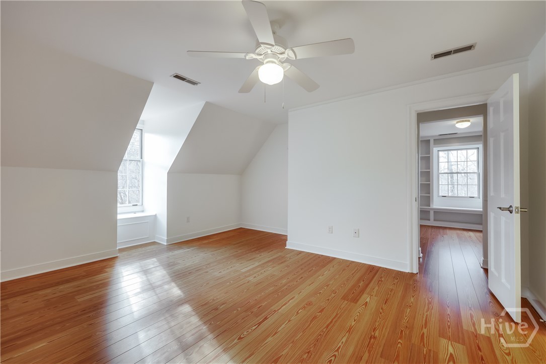 Upstairs Bedroom 2