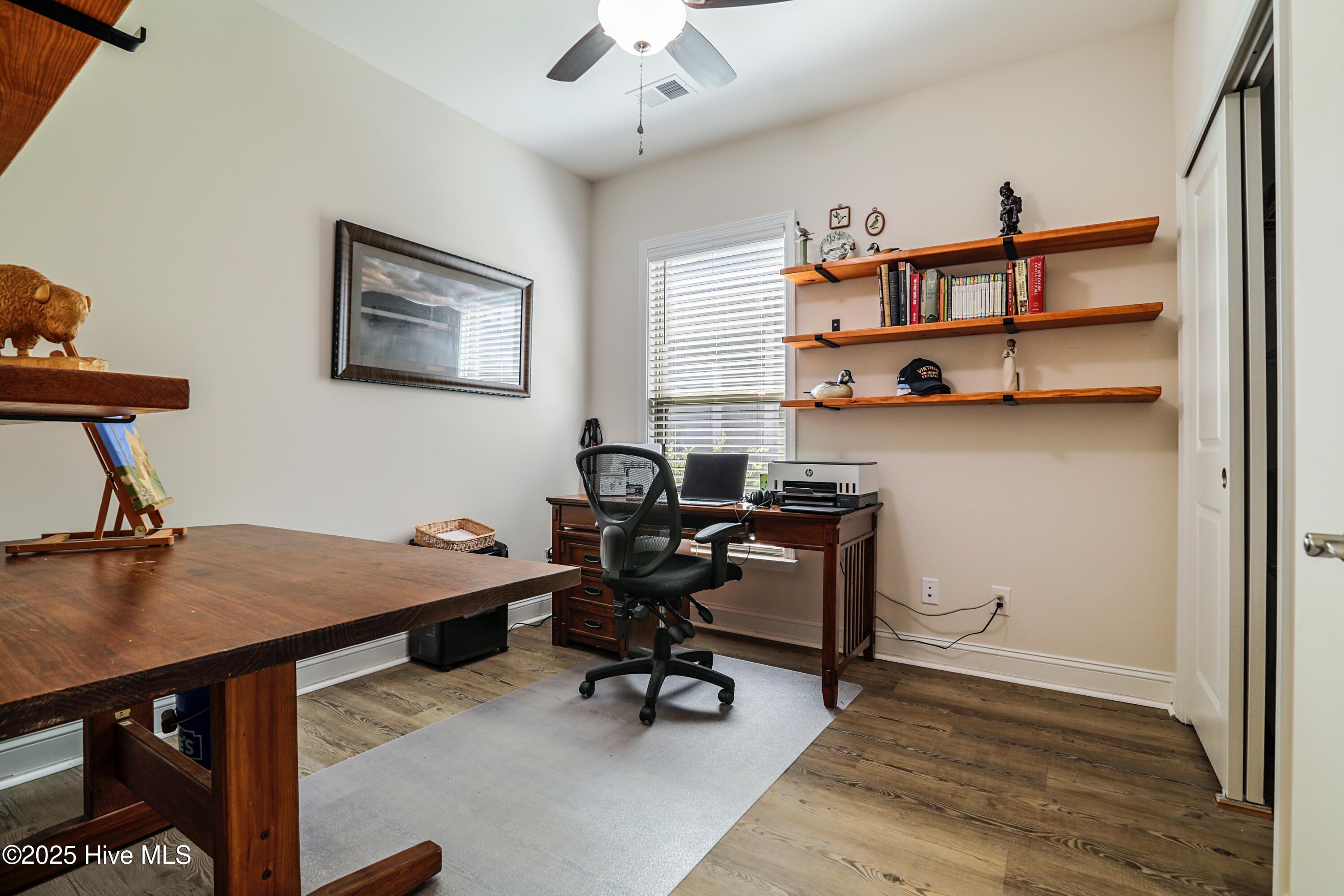 100522213 | Photo 17