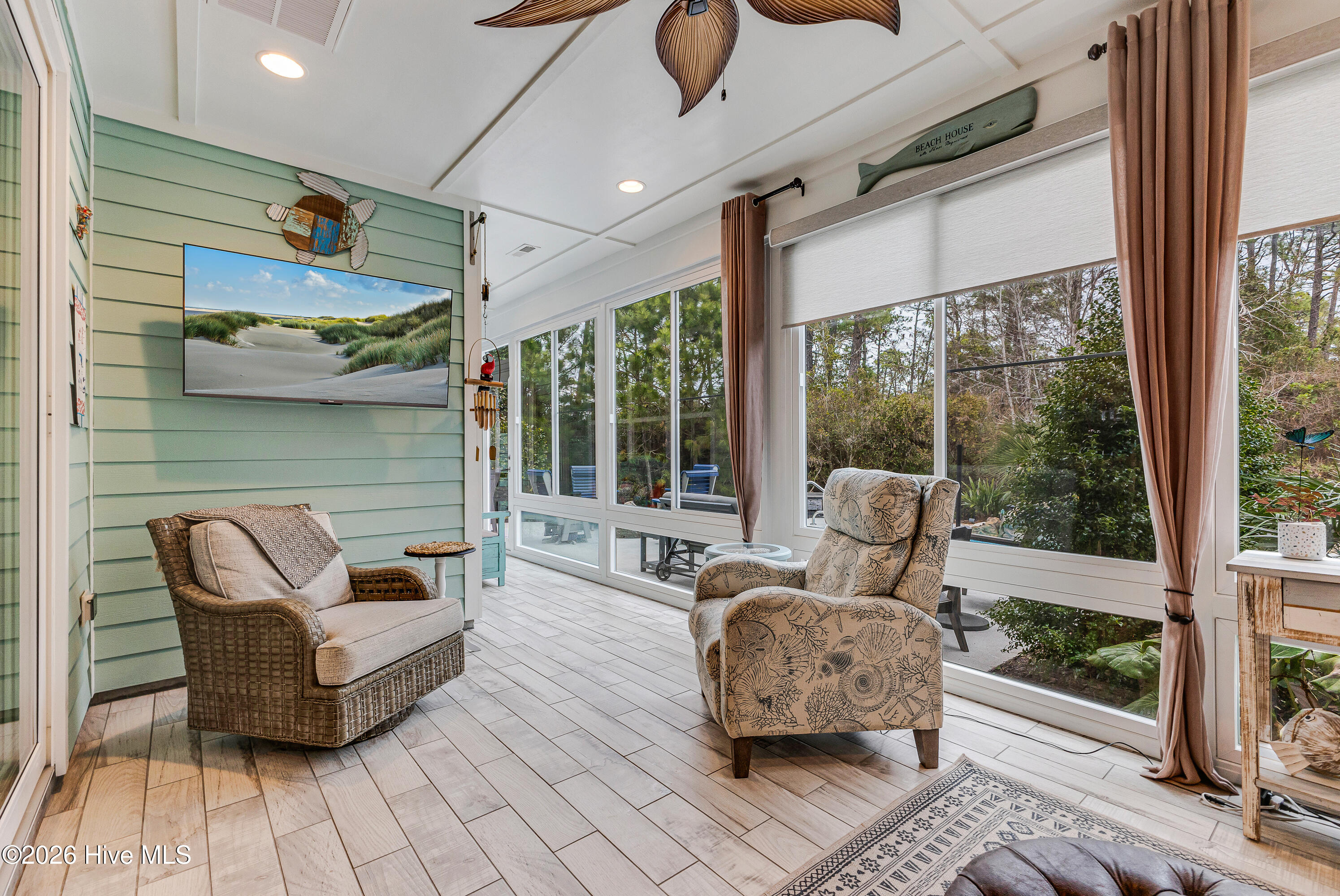 100551306 | Photo 17