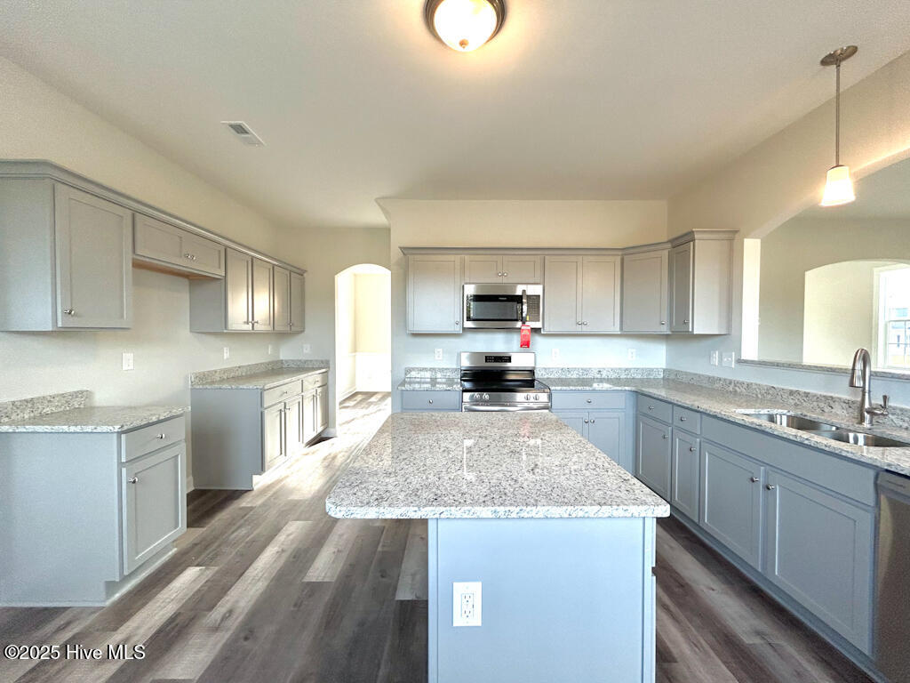 100522198 | Photo 24