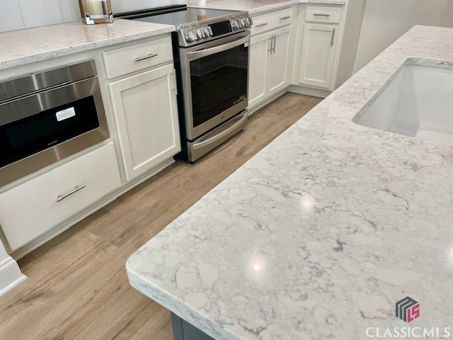 Quartz Island Countertops w/White Large Single Sin