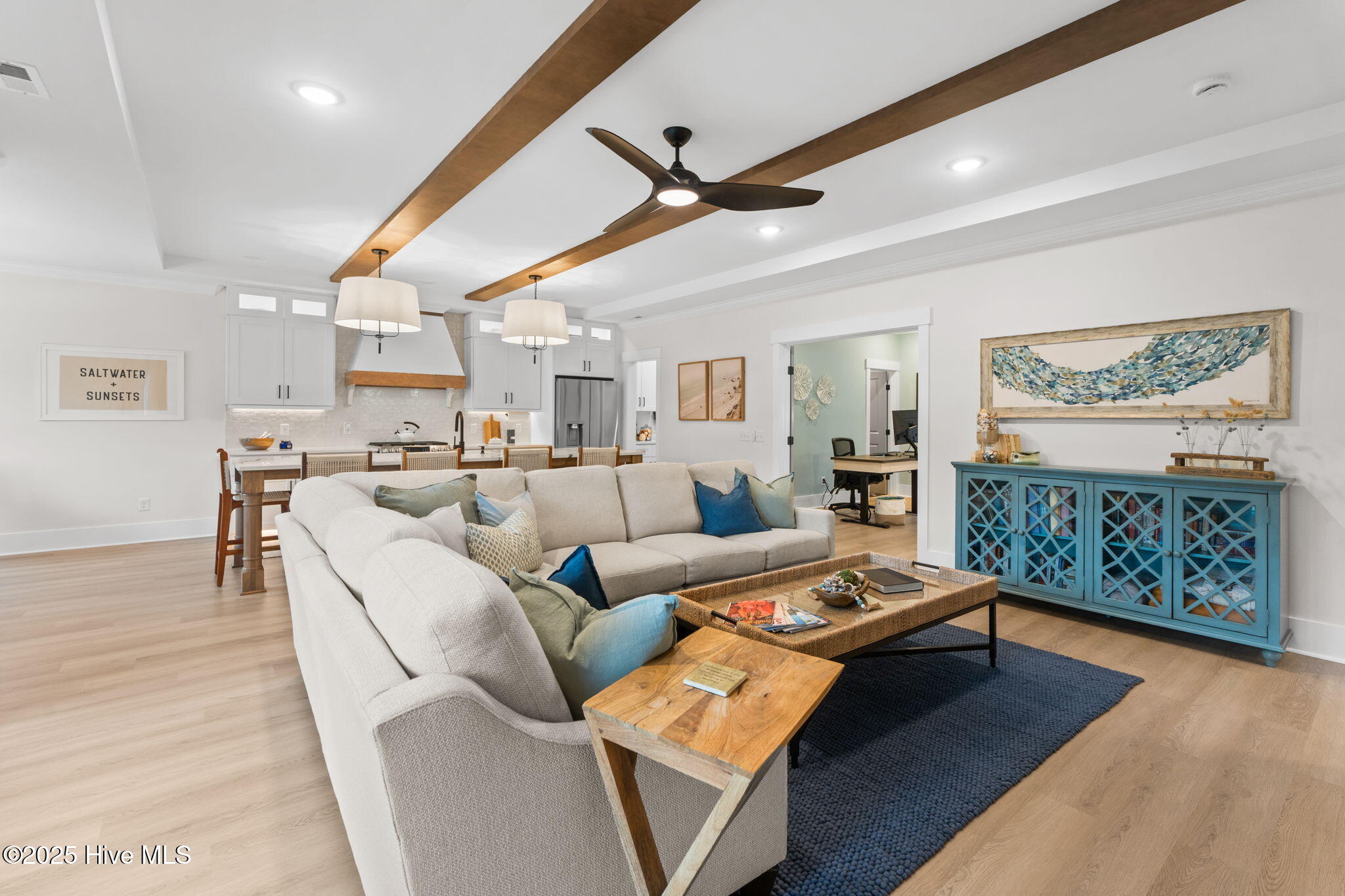 100559638 | Photo 30