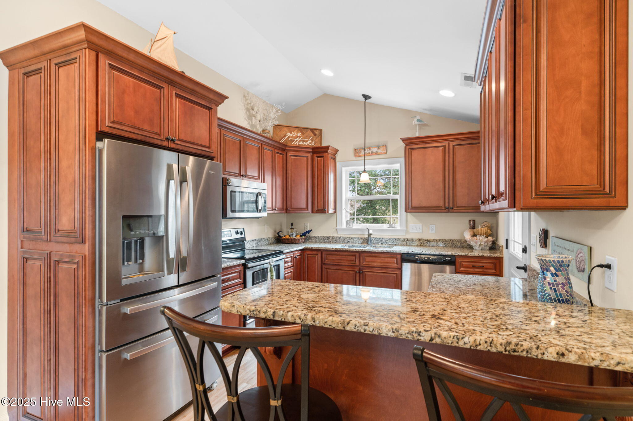 100546852 | Photo 16