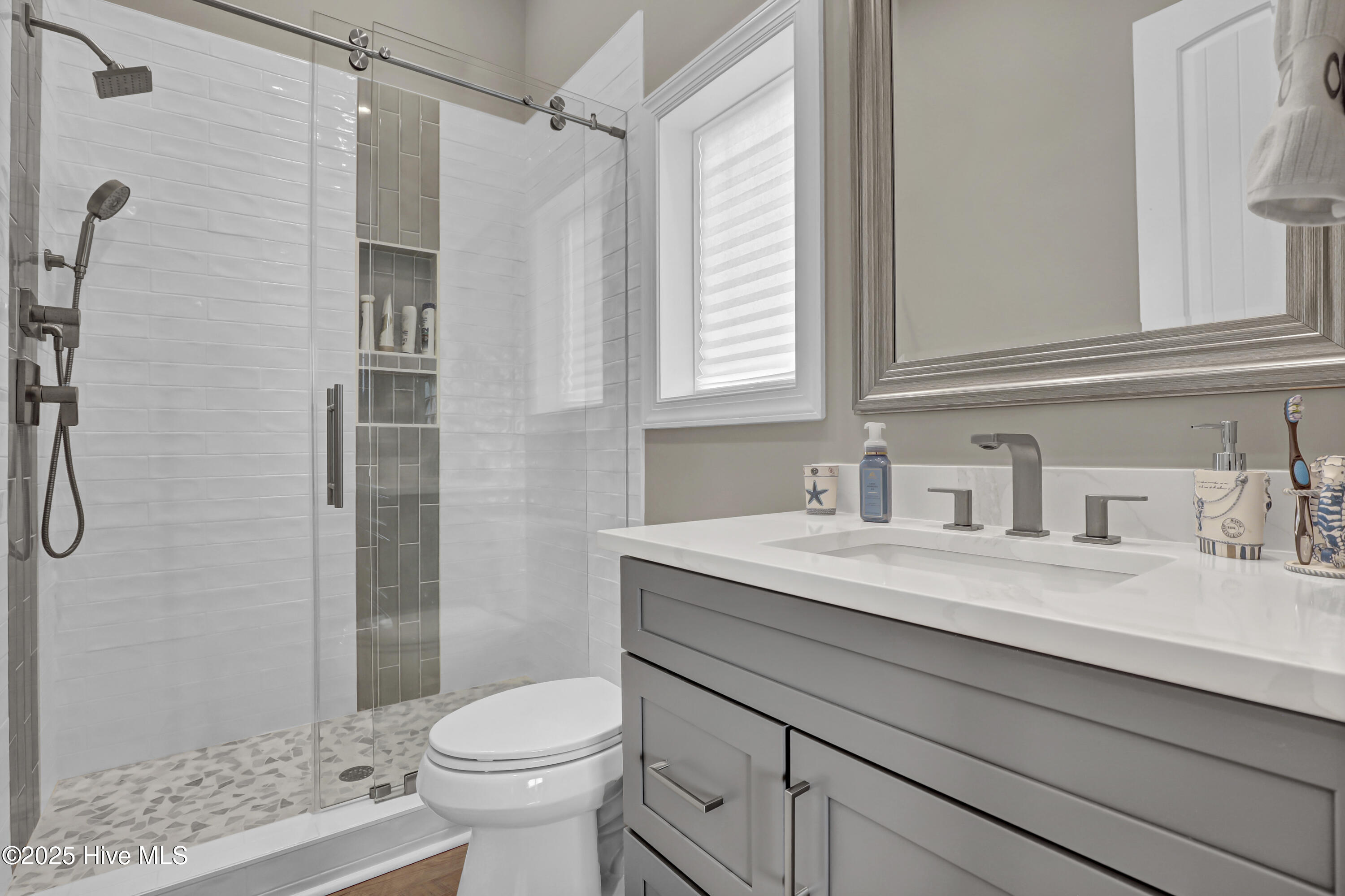 100503420 | Photo 32