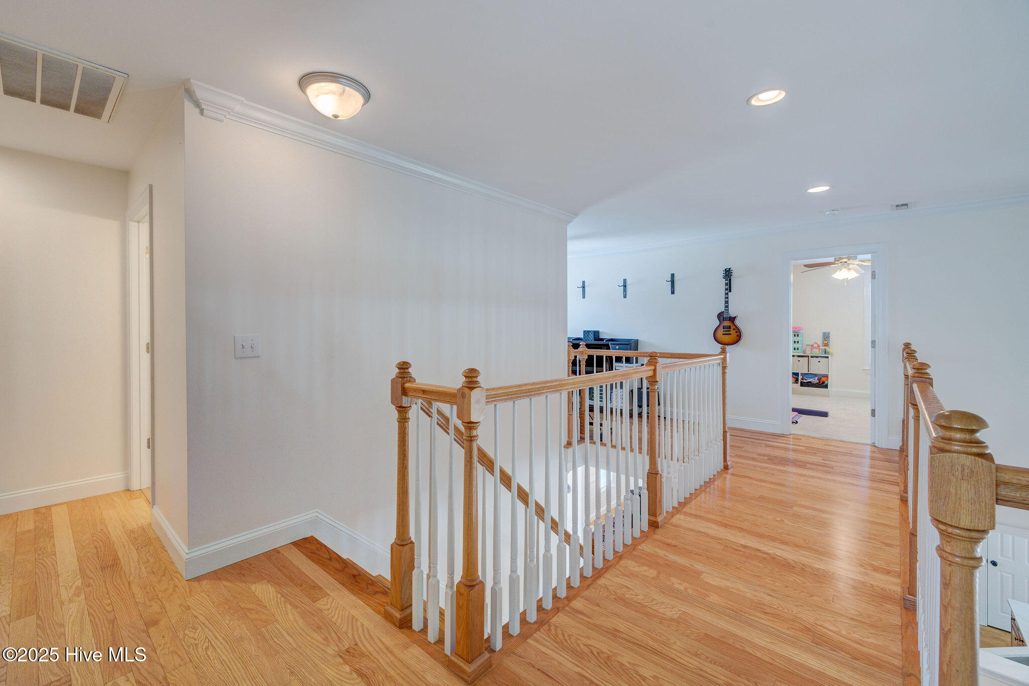 100529617 | Photo 33