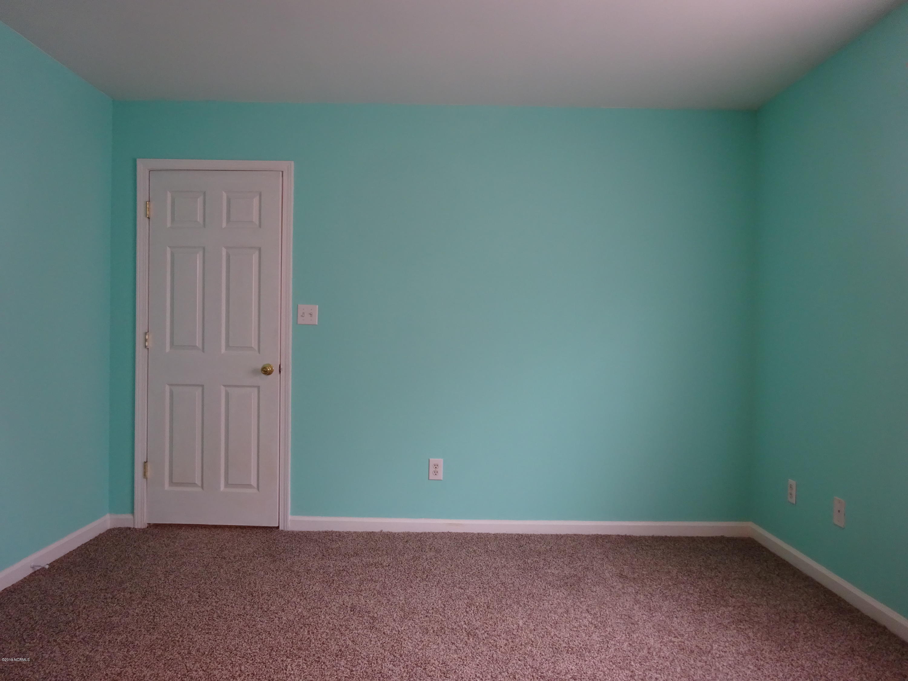 100543958 | Photo 11