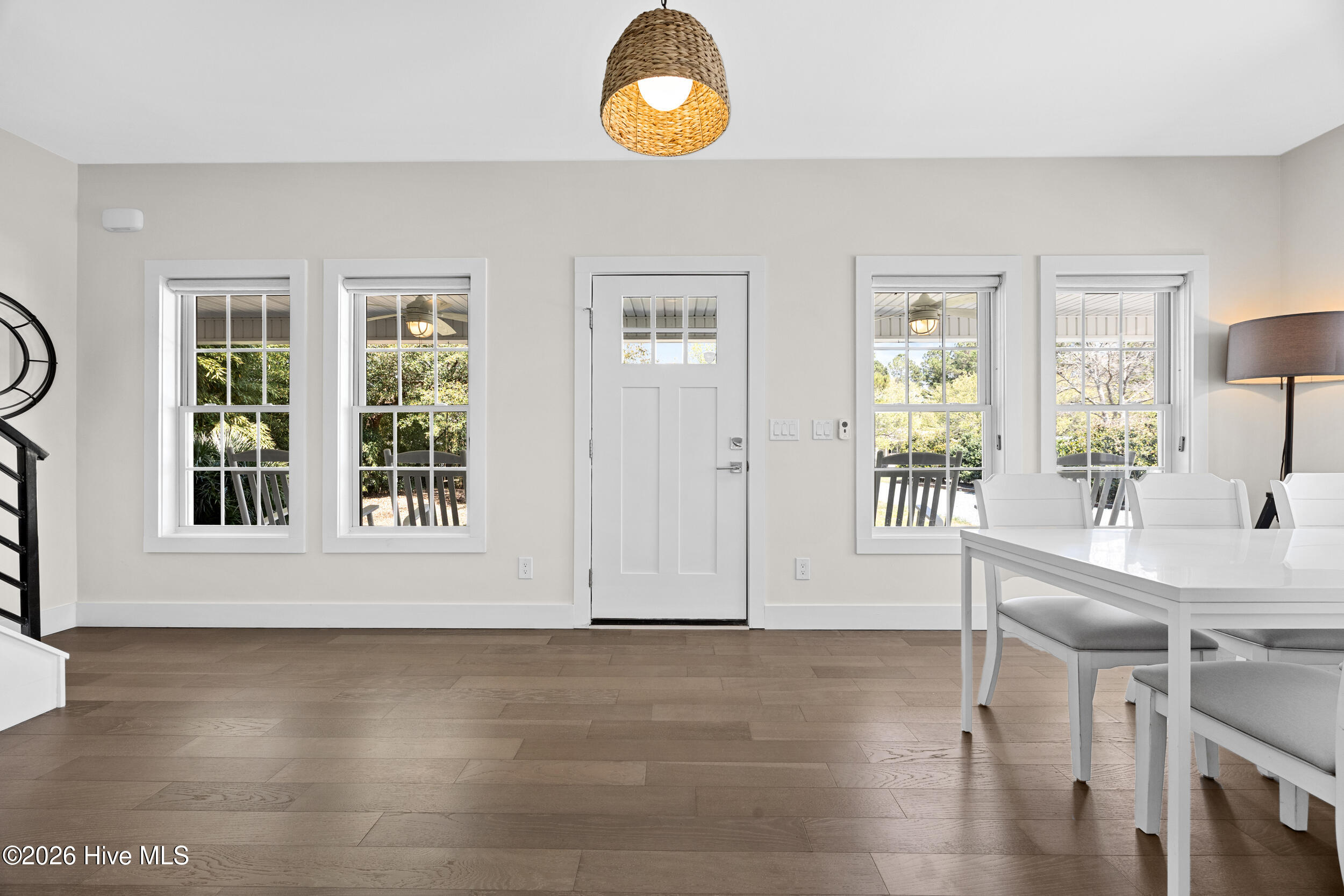 100562849 | Photo 13