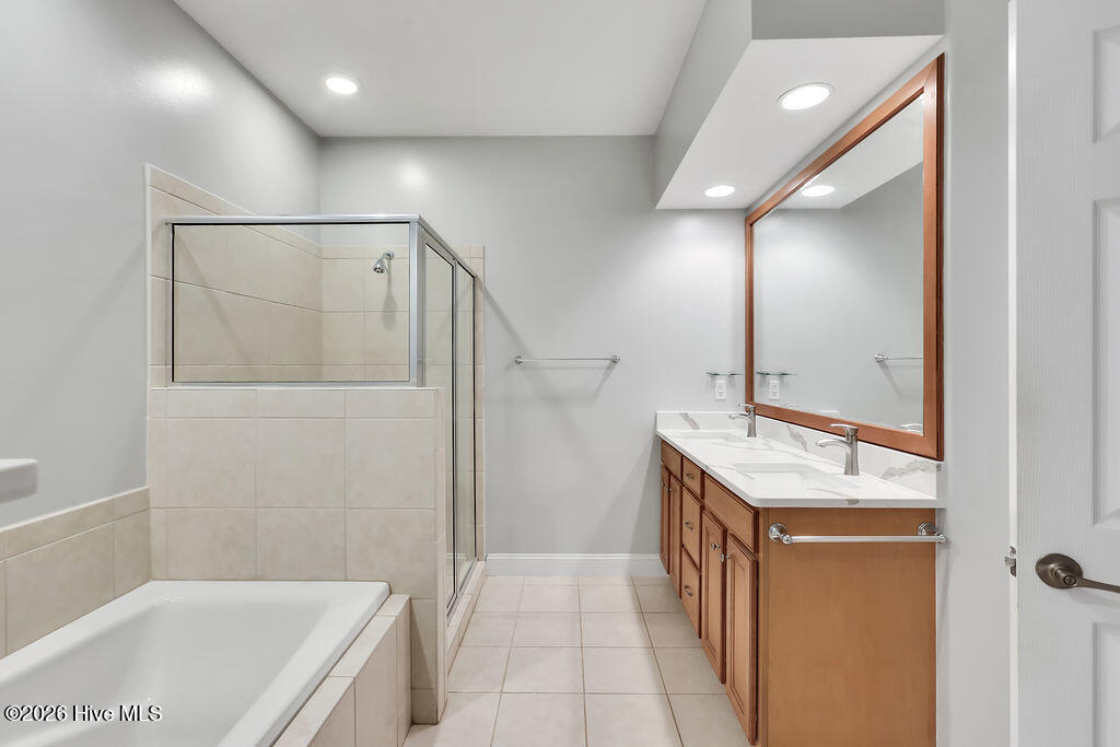 100548376 | Photo 28