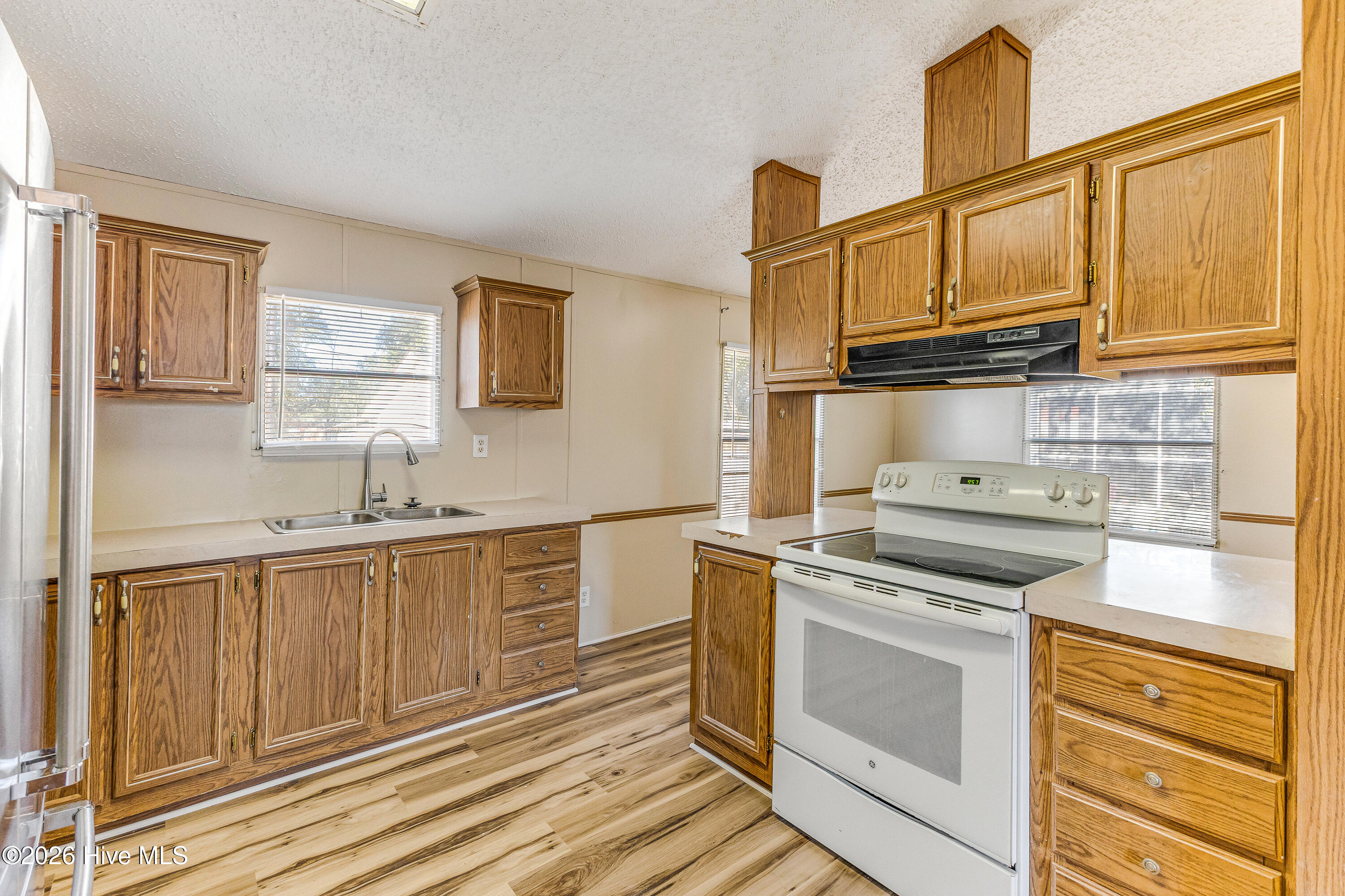 100564179 | Photo 26