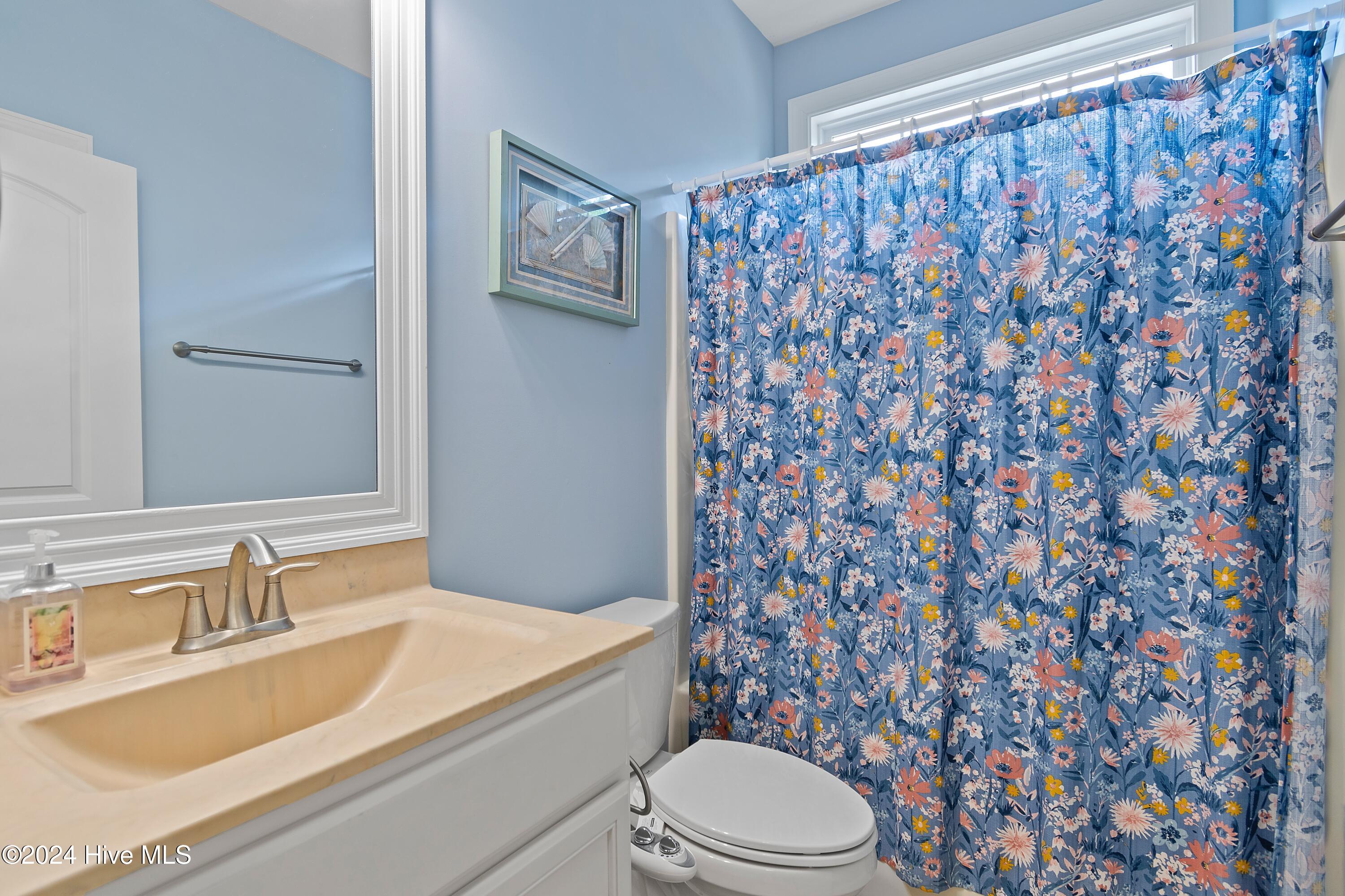 100540669 | Photo 26