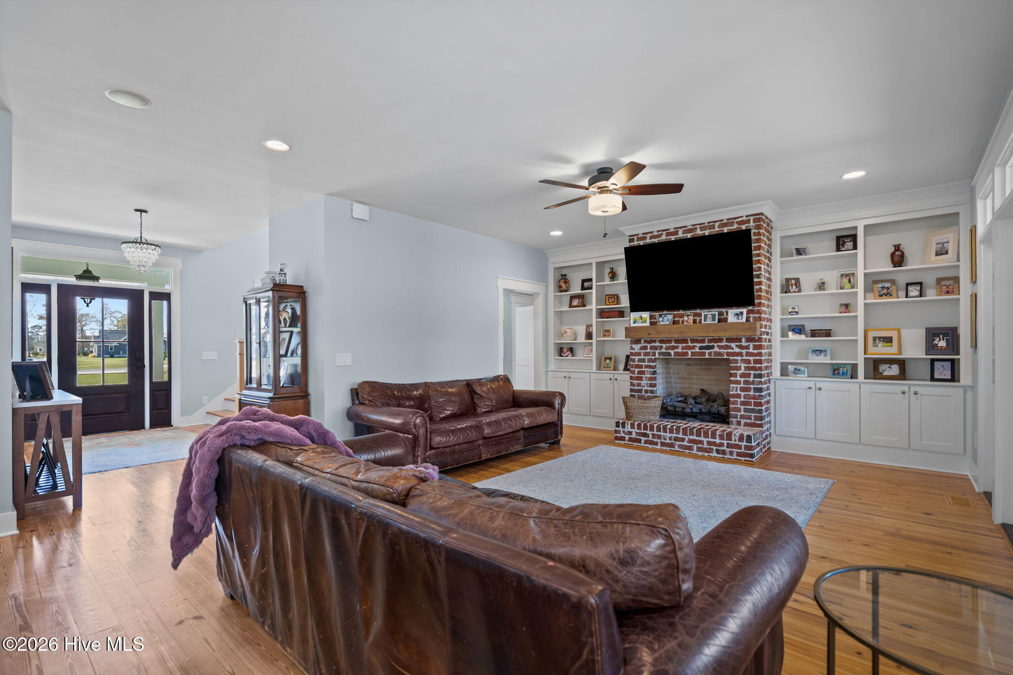 100563591 | Photo 15