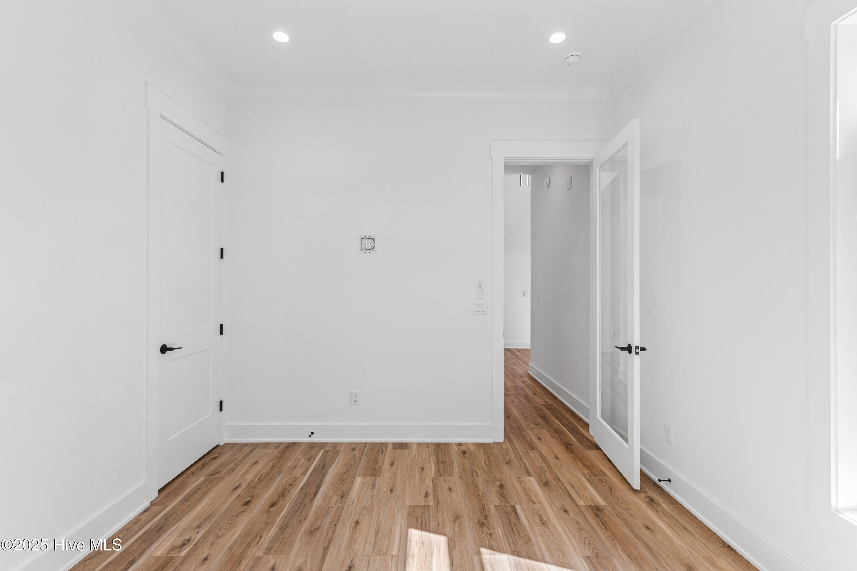 100535066 | Photo 38