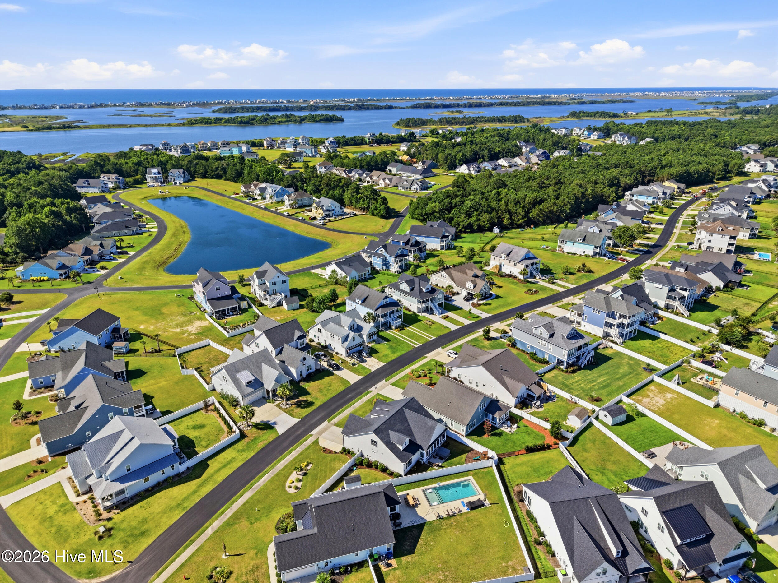 100586185 | Photo 71