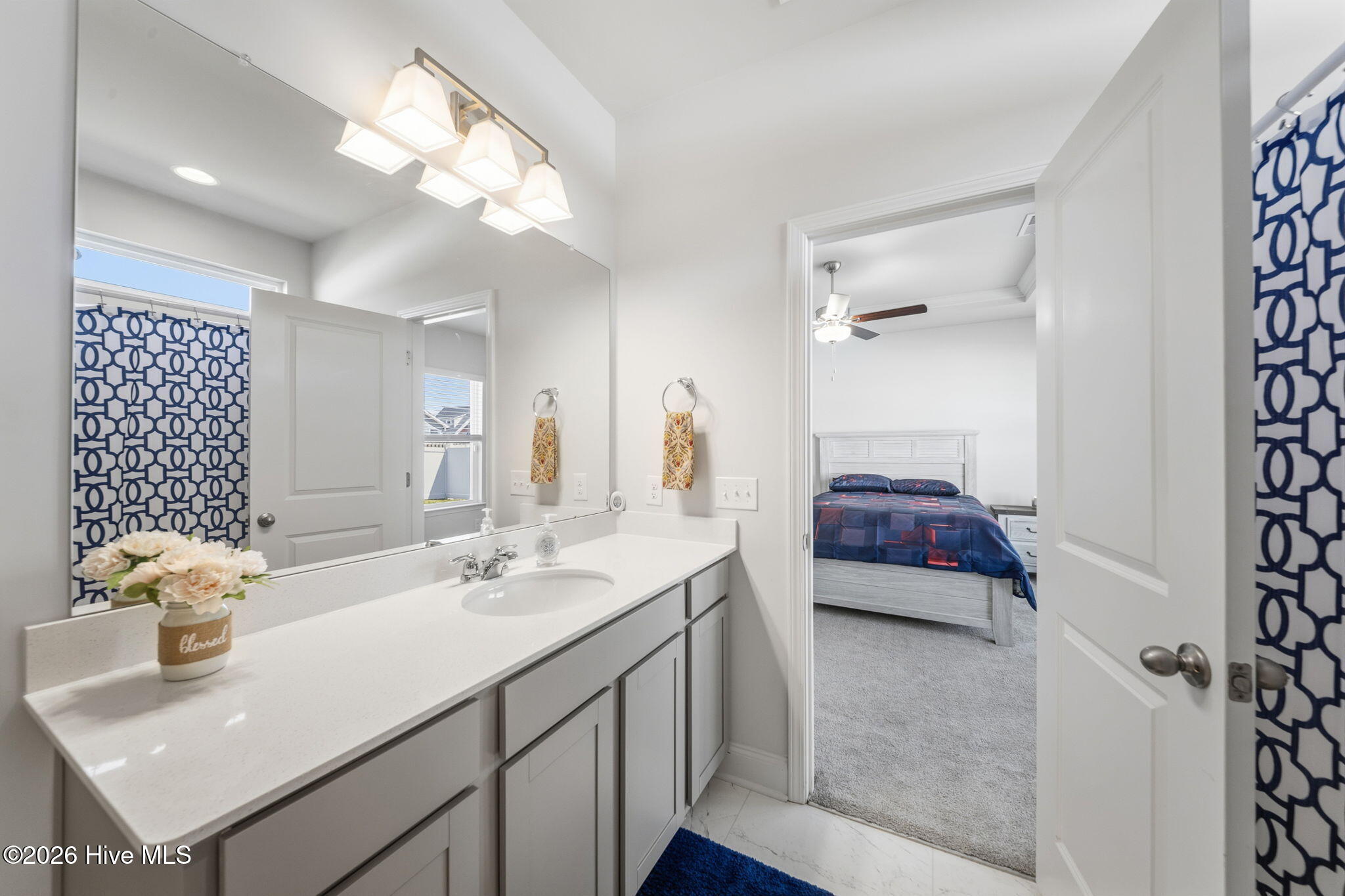 100566000 | Photo 29