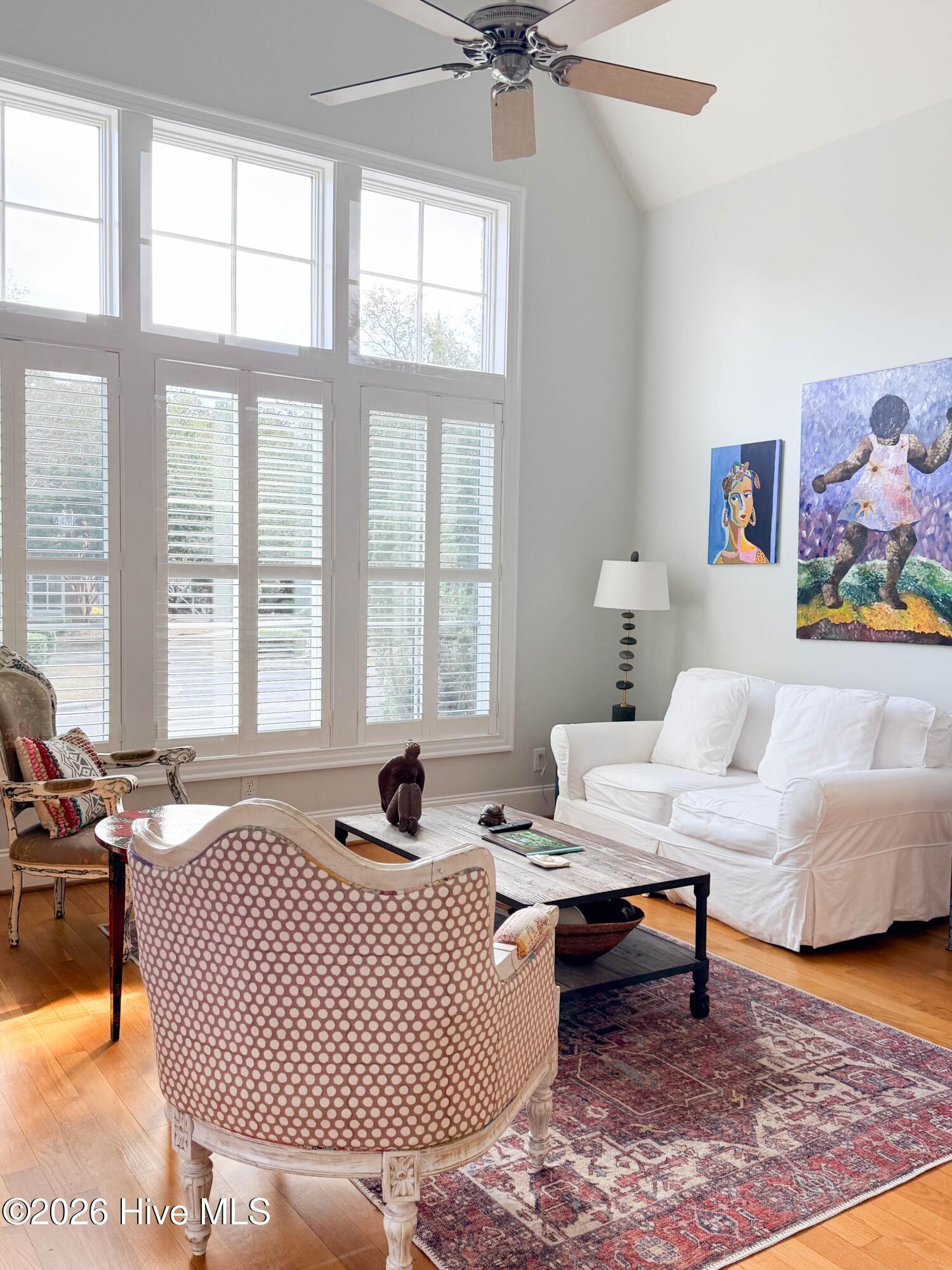 100559415 | Photo 17