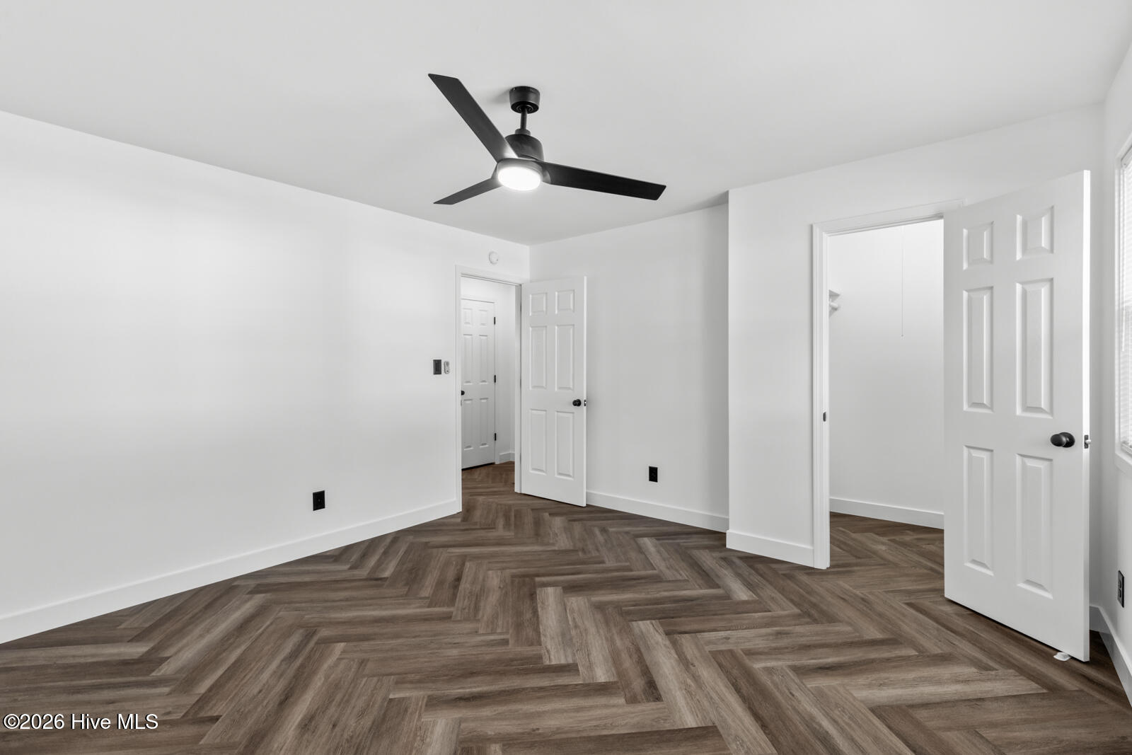 100568123 | Photo 13