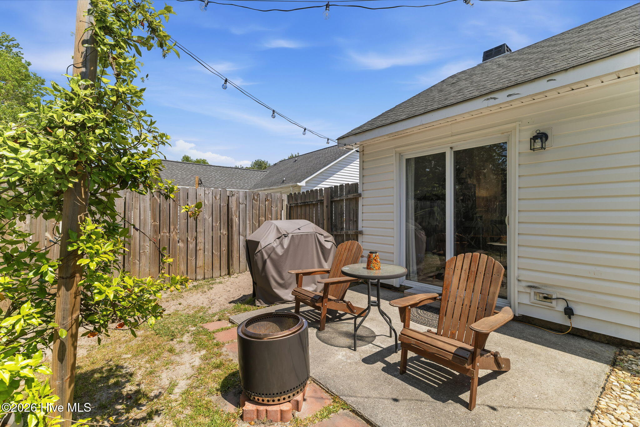 100560647 | Photo 23