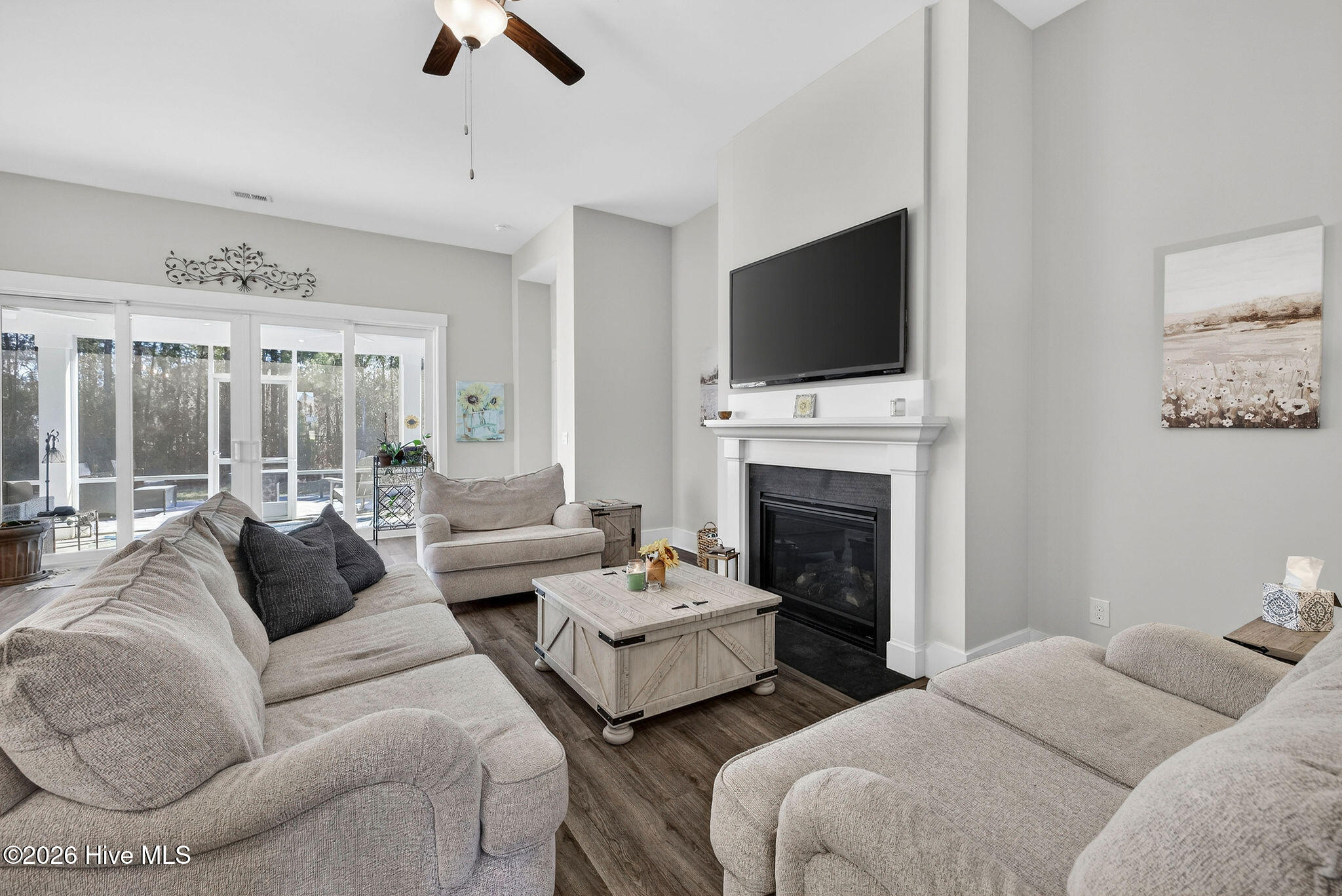 100563457 | Photo 19