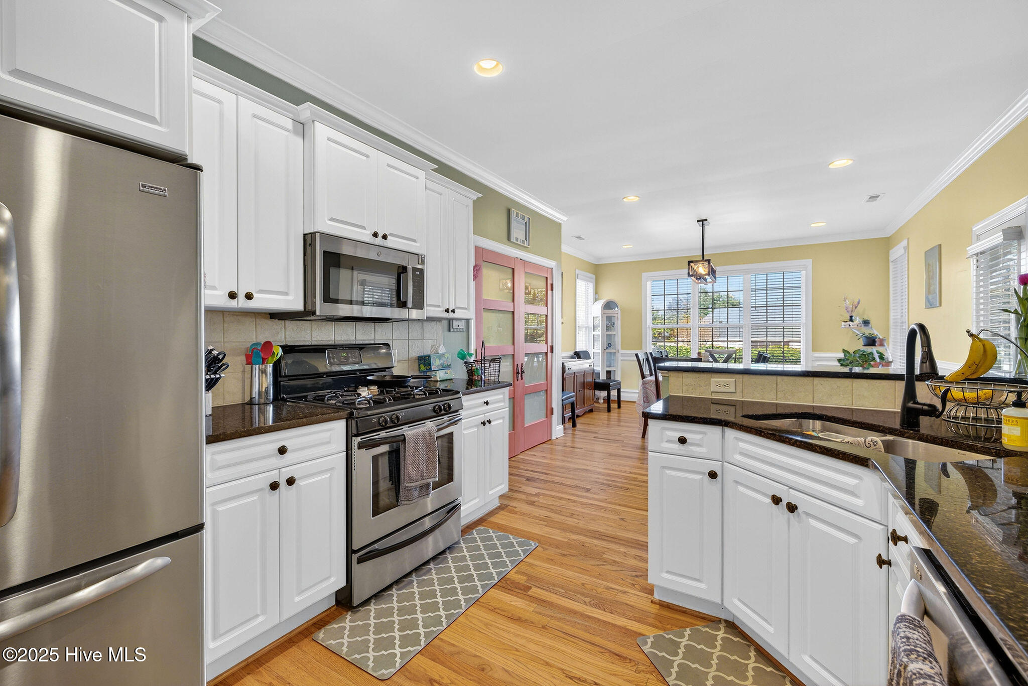 100540017 | Photo 37