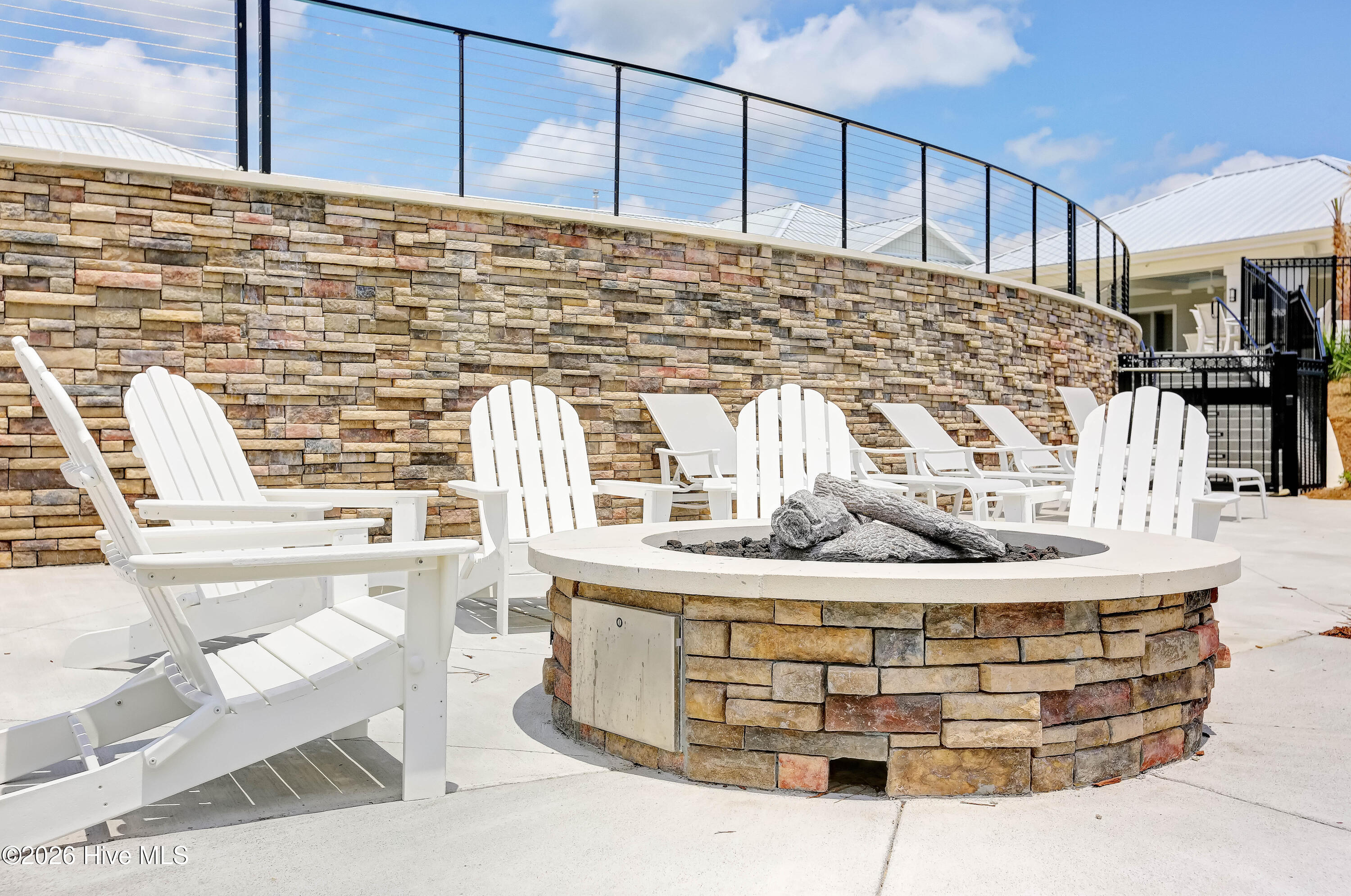 100558115 | Photo 50