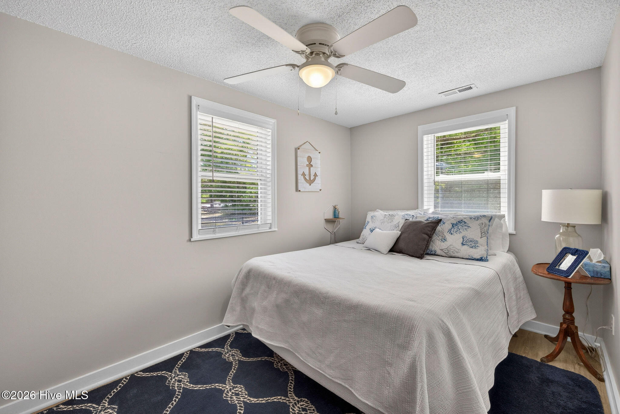 100570164 | Photo 25