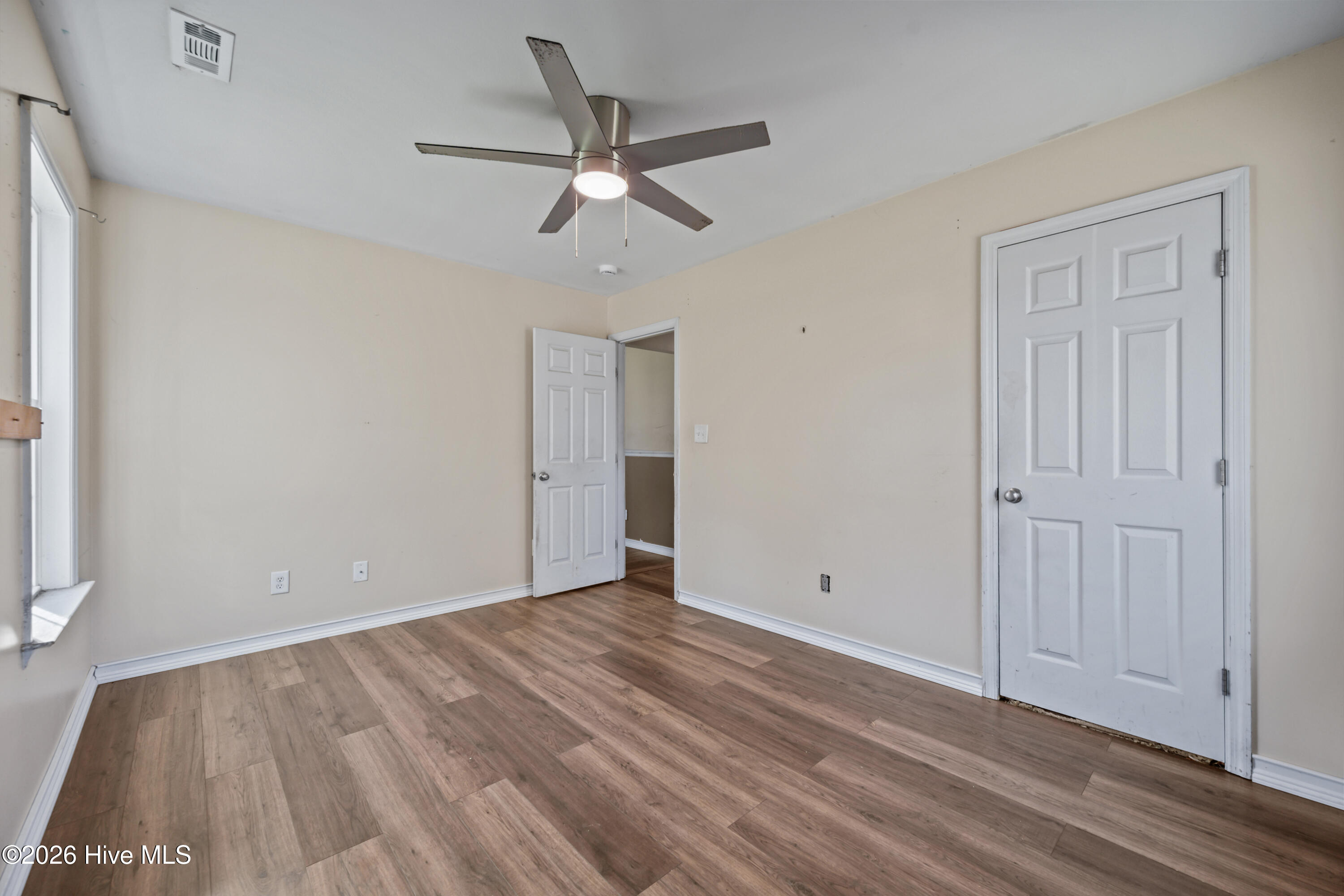 100564292 | Photo 27