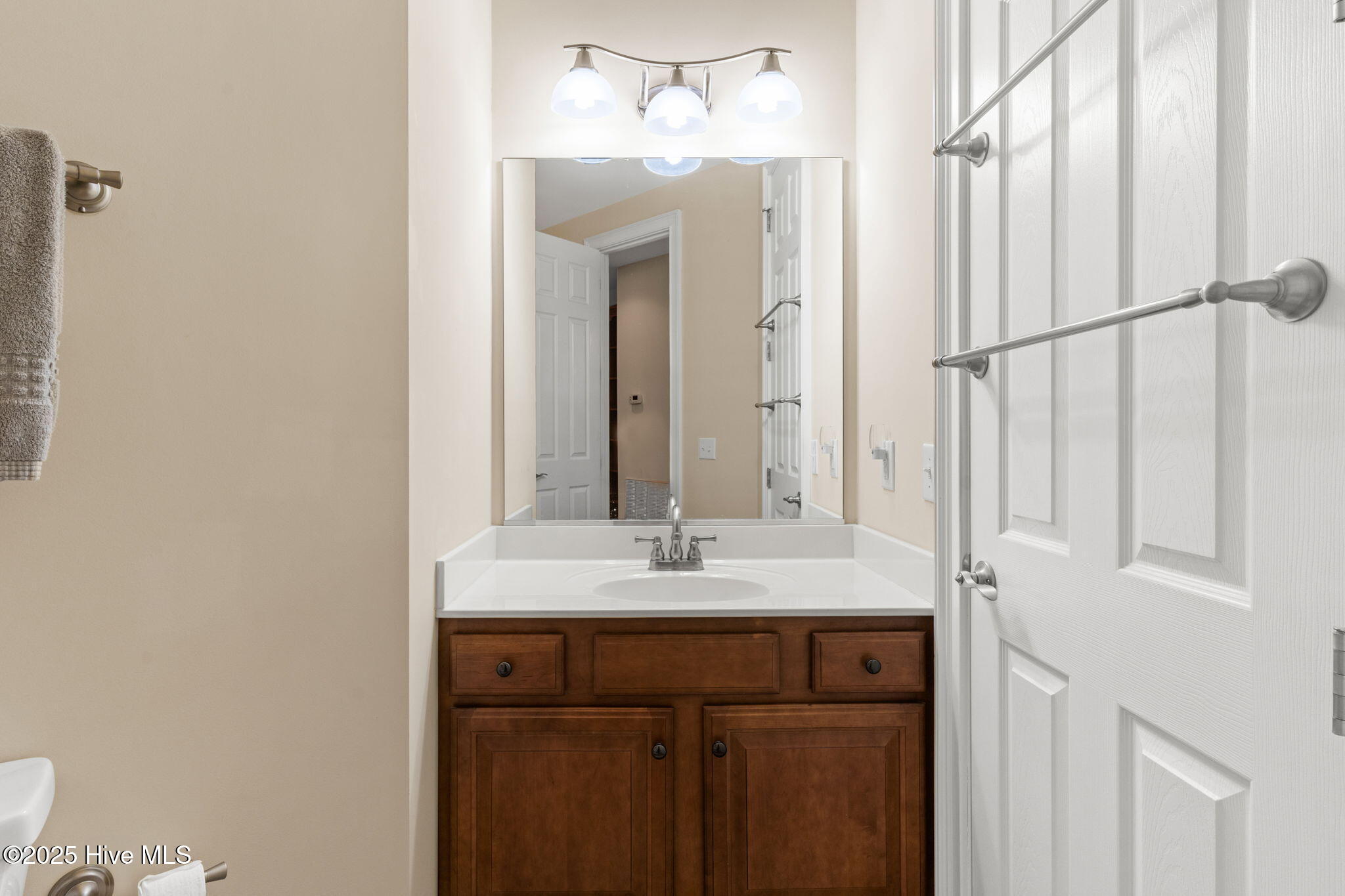 100518405 | Photo 53