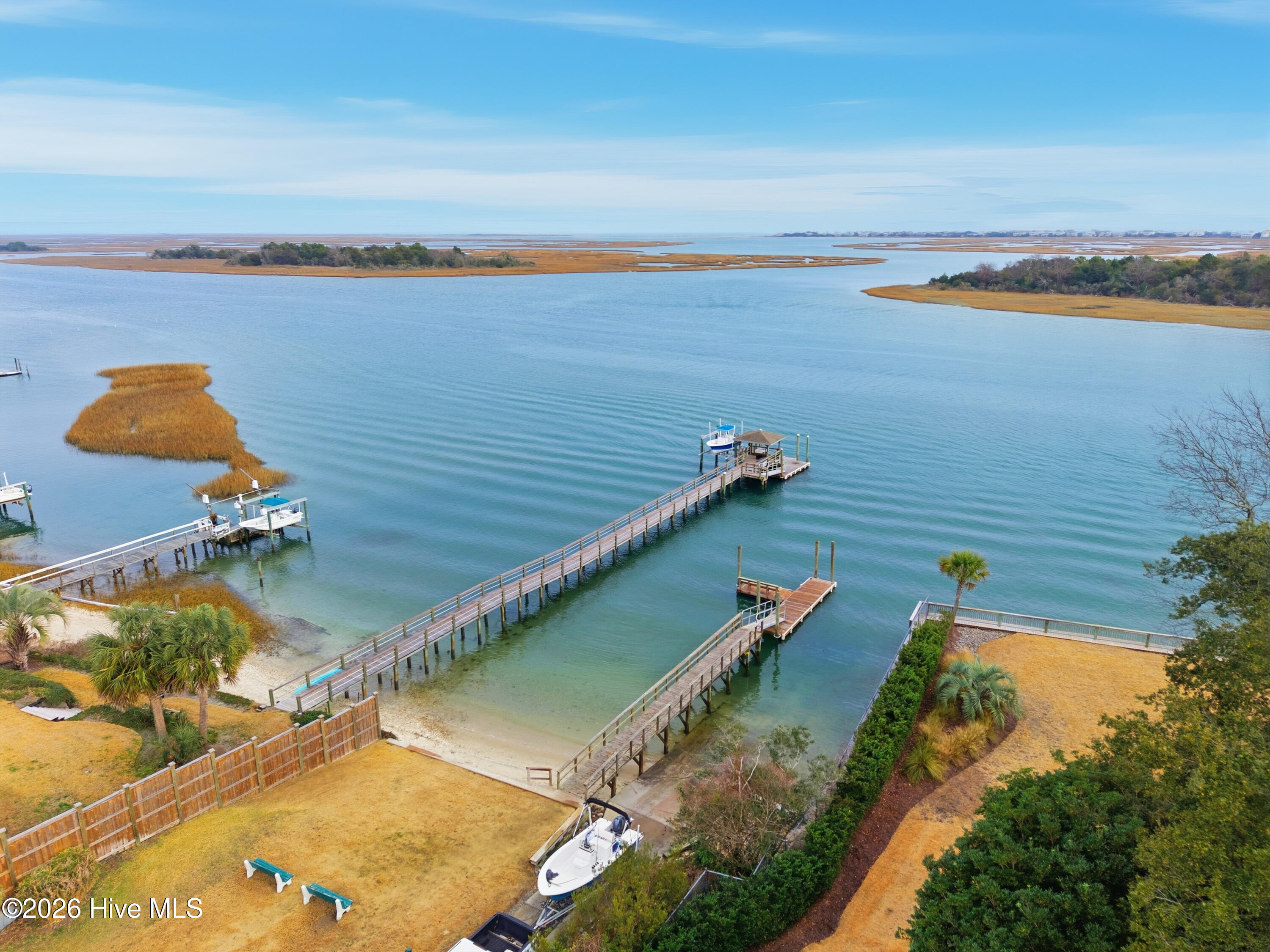 100547693 | Photo 49