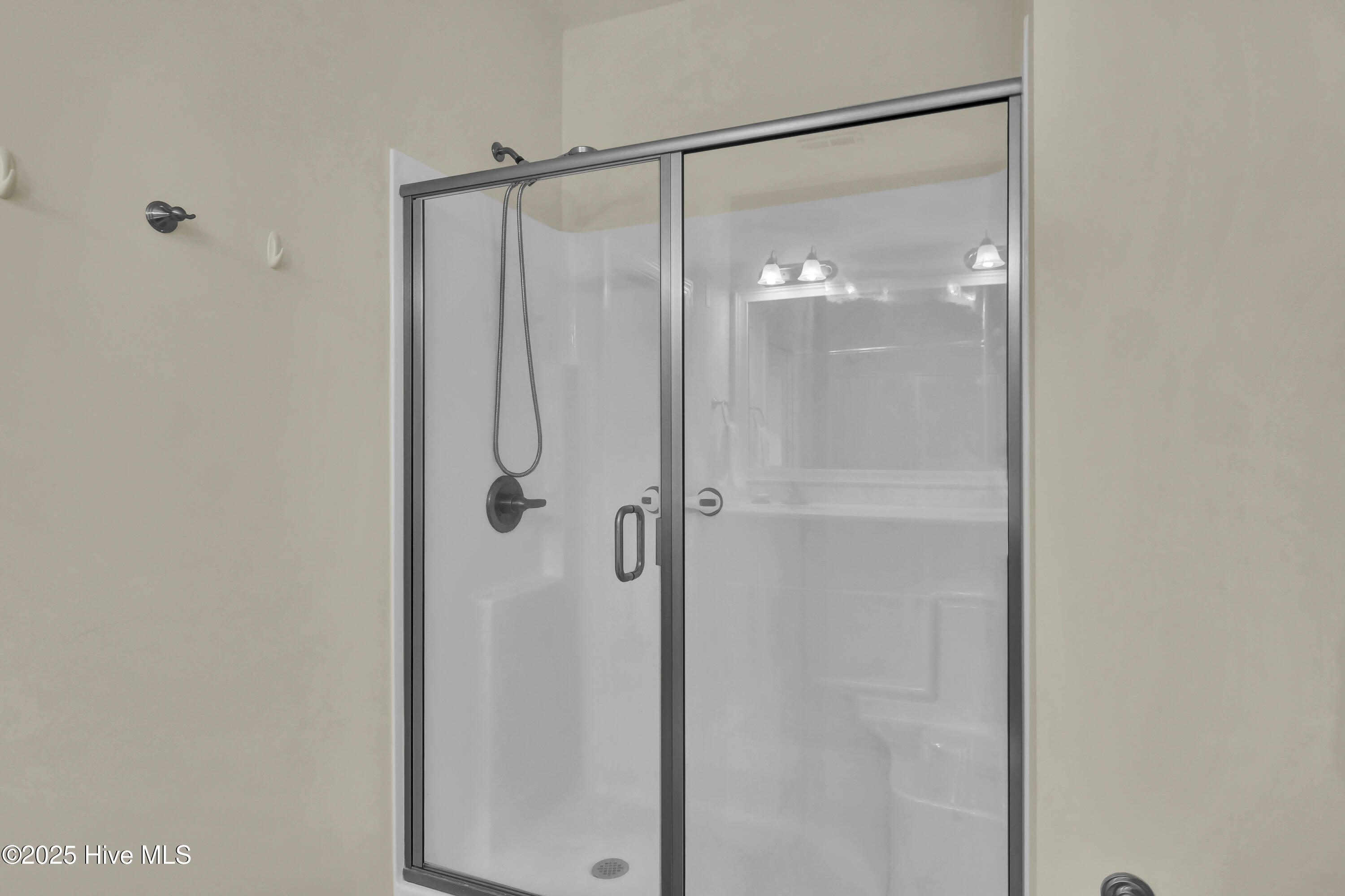 100515209 | Photo 19