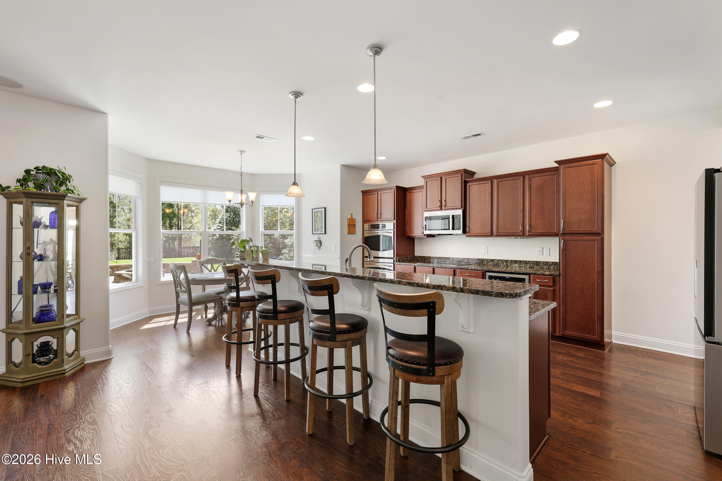 100565856 | Photo 12