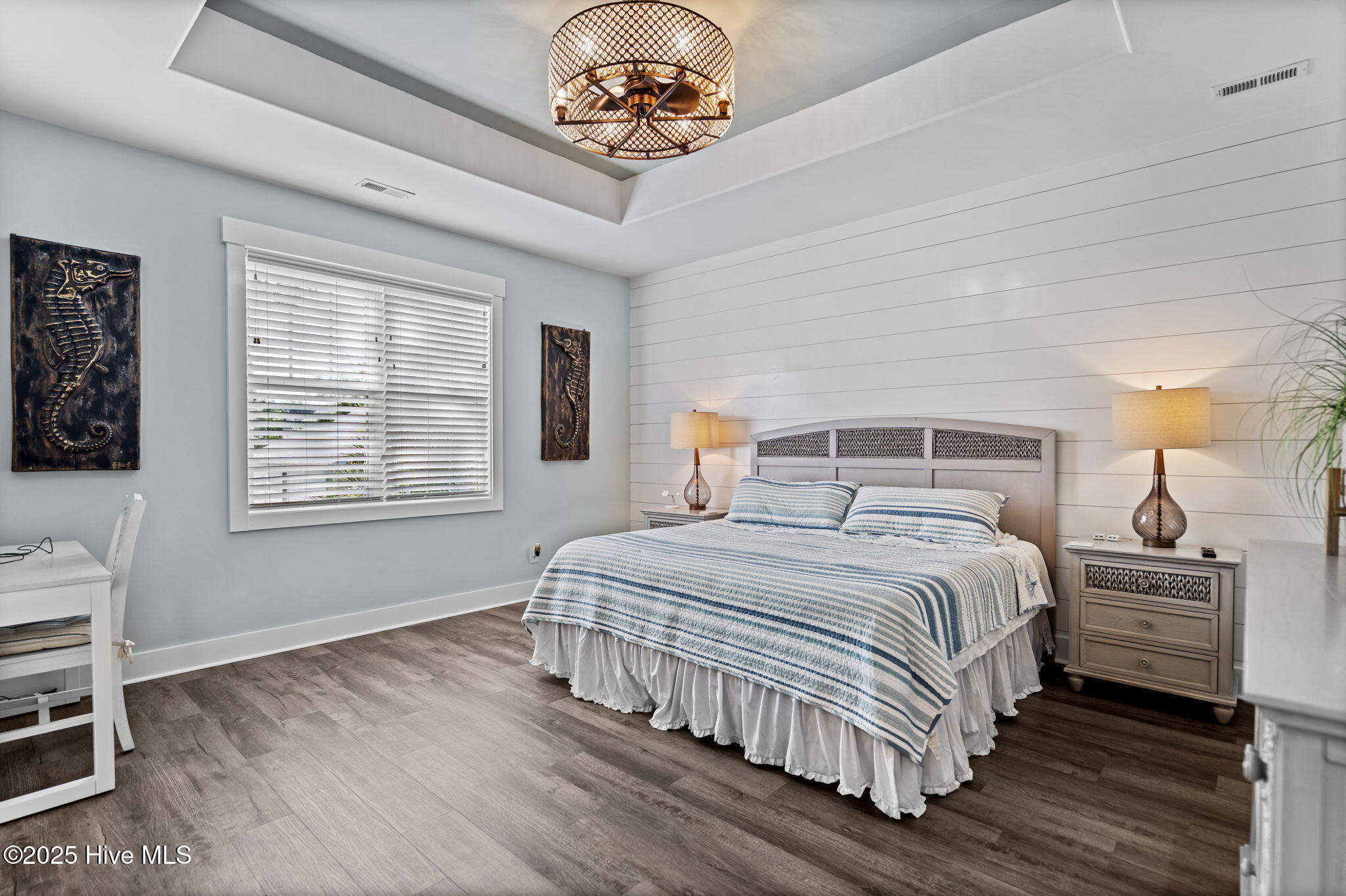 100521315 | Photo 21