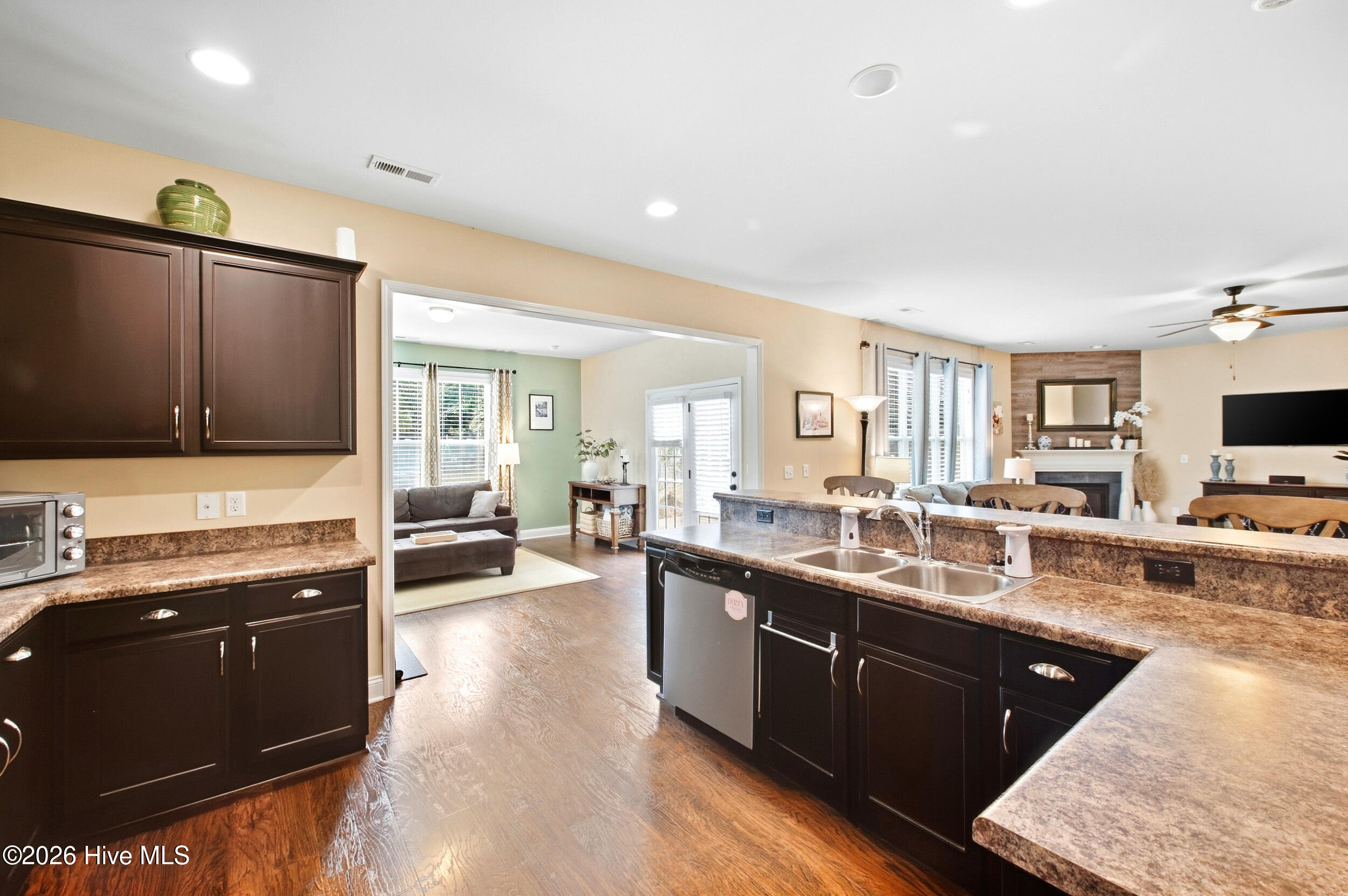 422 Chablis Way, Wilmington, NC 28411 – photo 12: 15_422_chablis_way_015