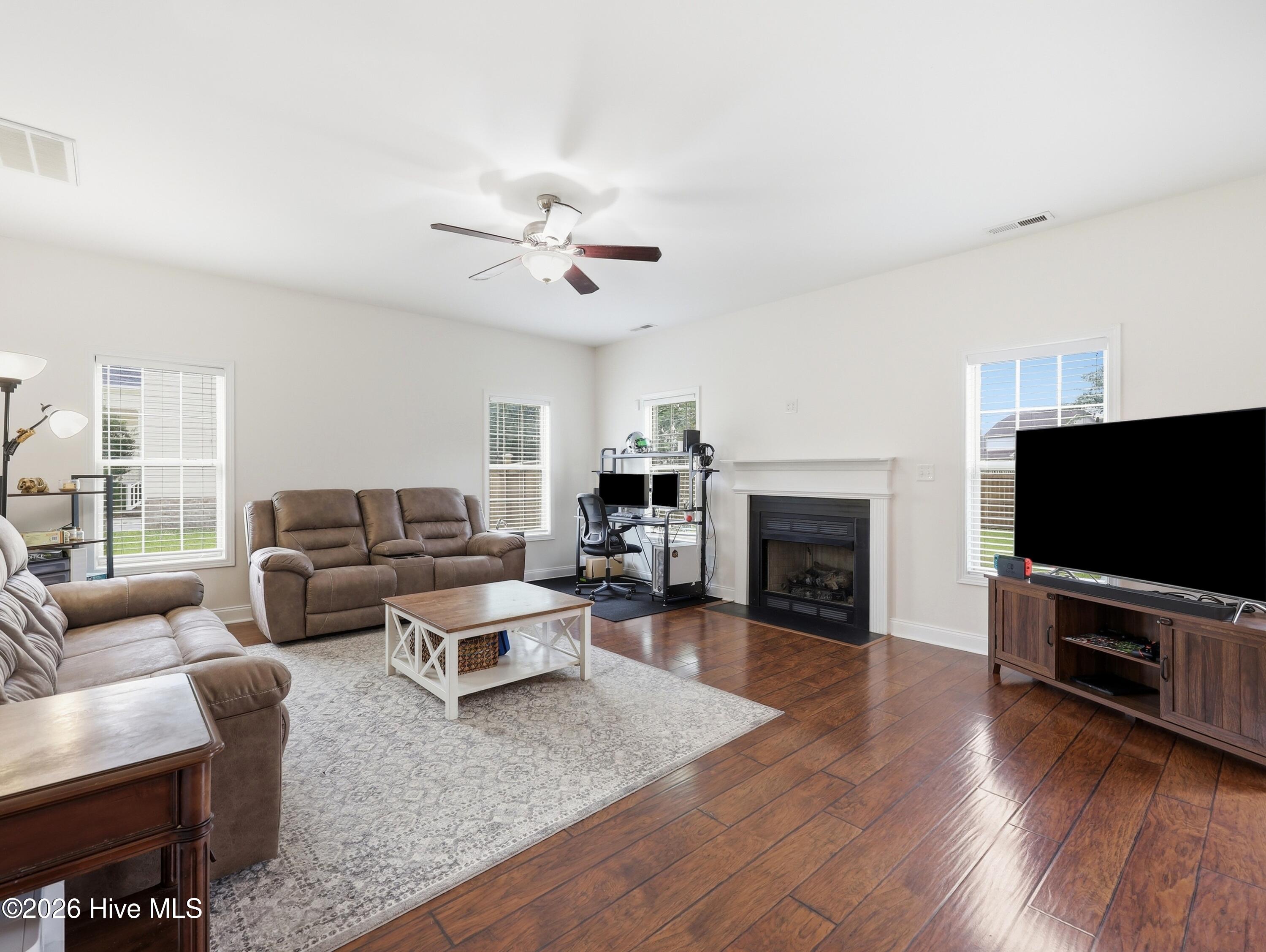 200 Wedgefield Circle,Maple Hill