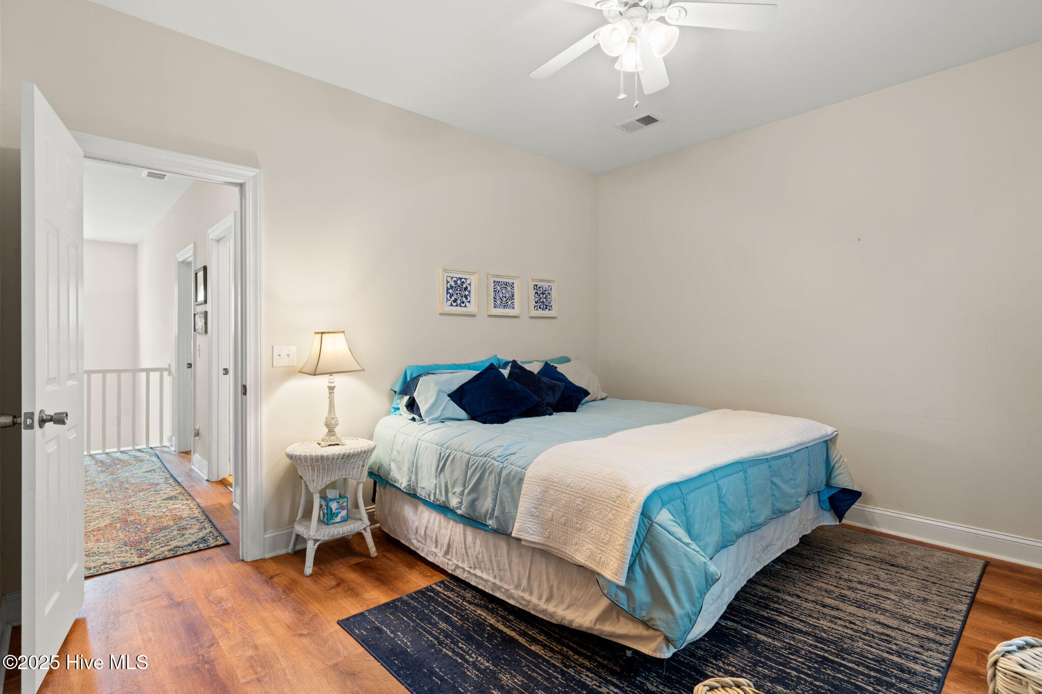 100529824 | Photo 25