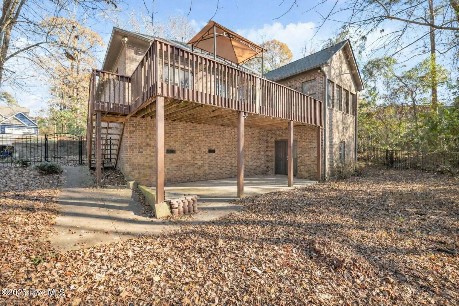 100548382 | Photo 37