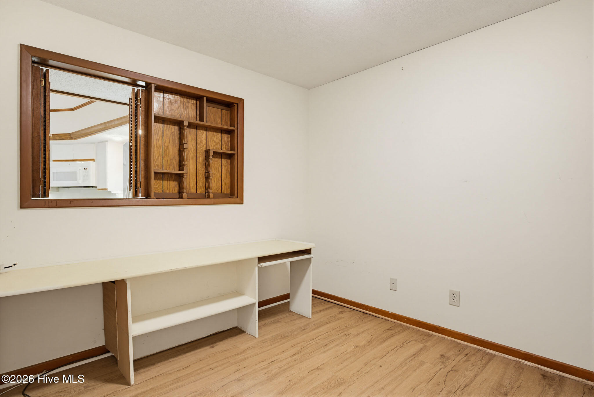 100568983 | Photo 27