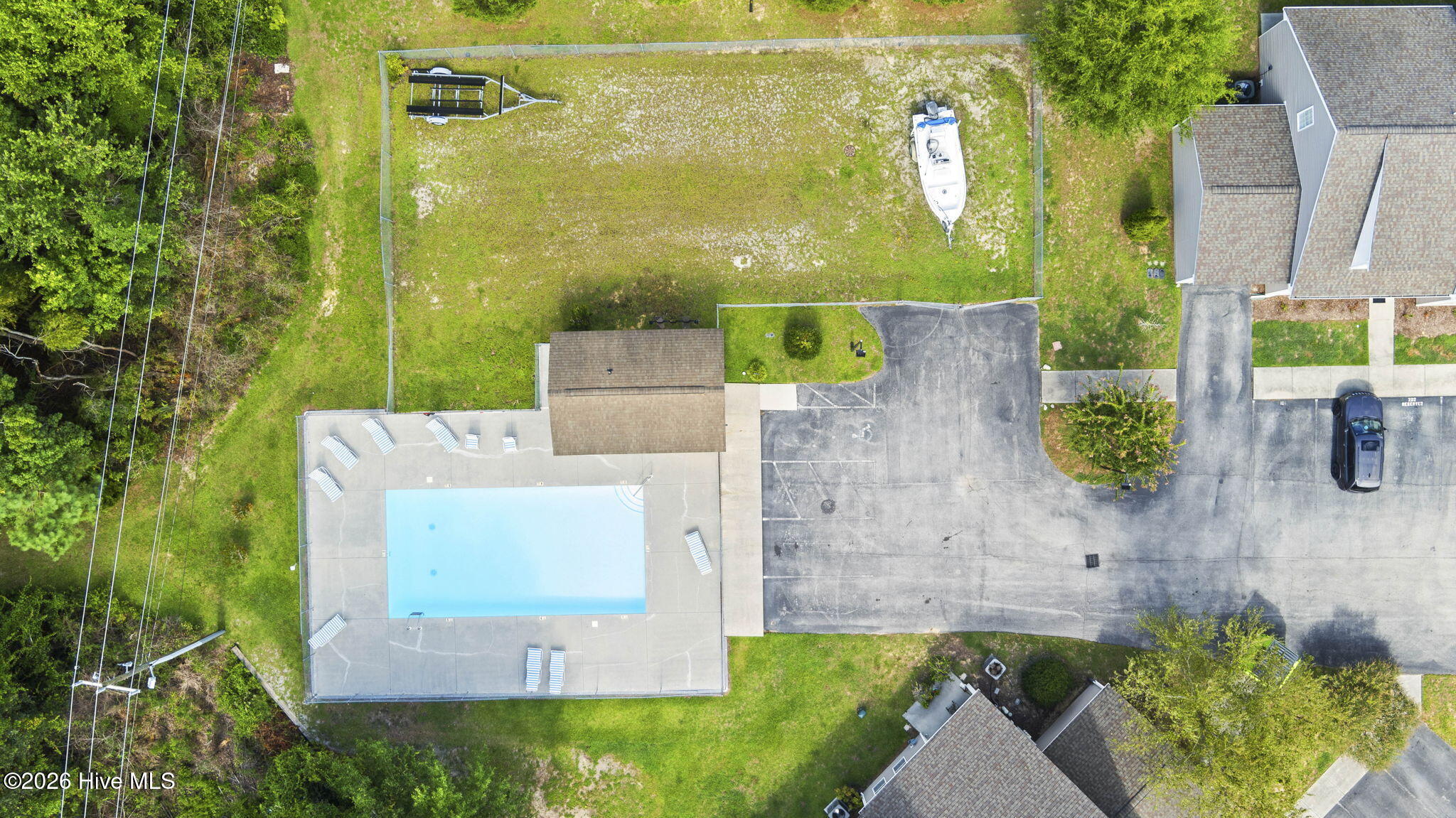 2nd image of 4513 Country Clb Rd, Morehead City, NC 28557