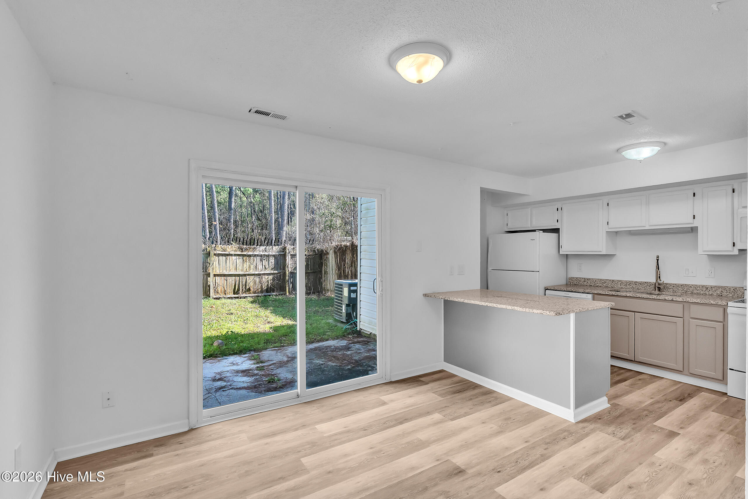 100549952 | Photo 10