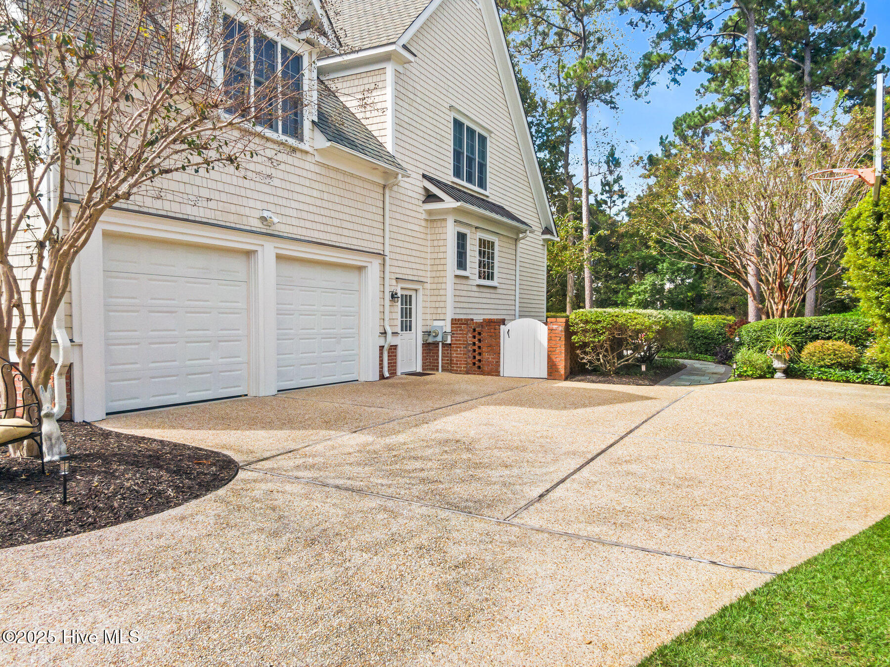 100535740 | Photo 45