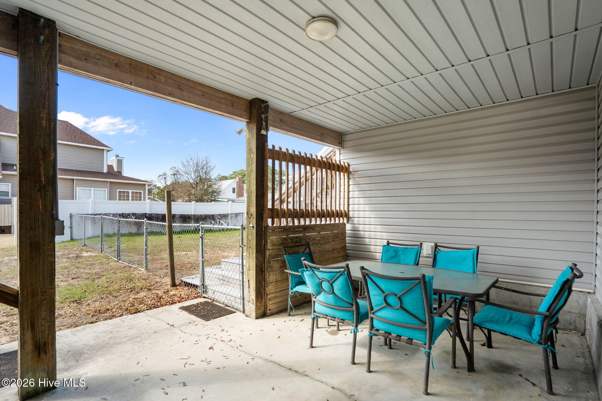 100558110 | Photo 39