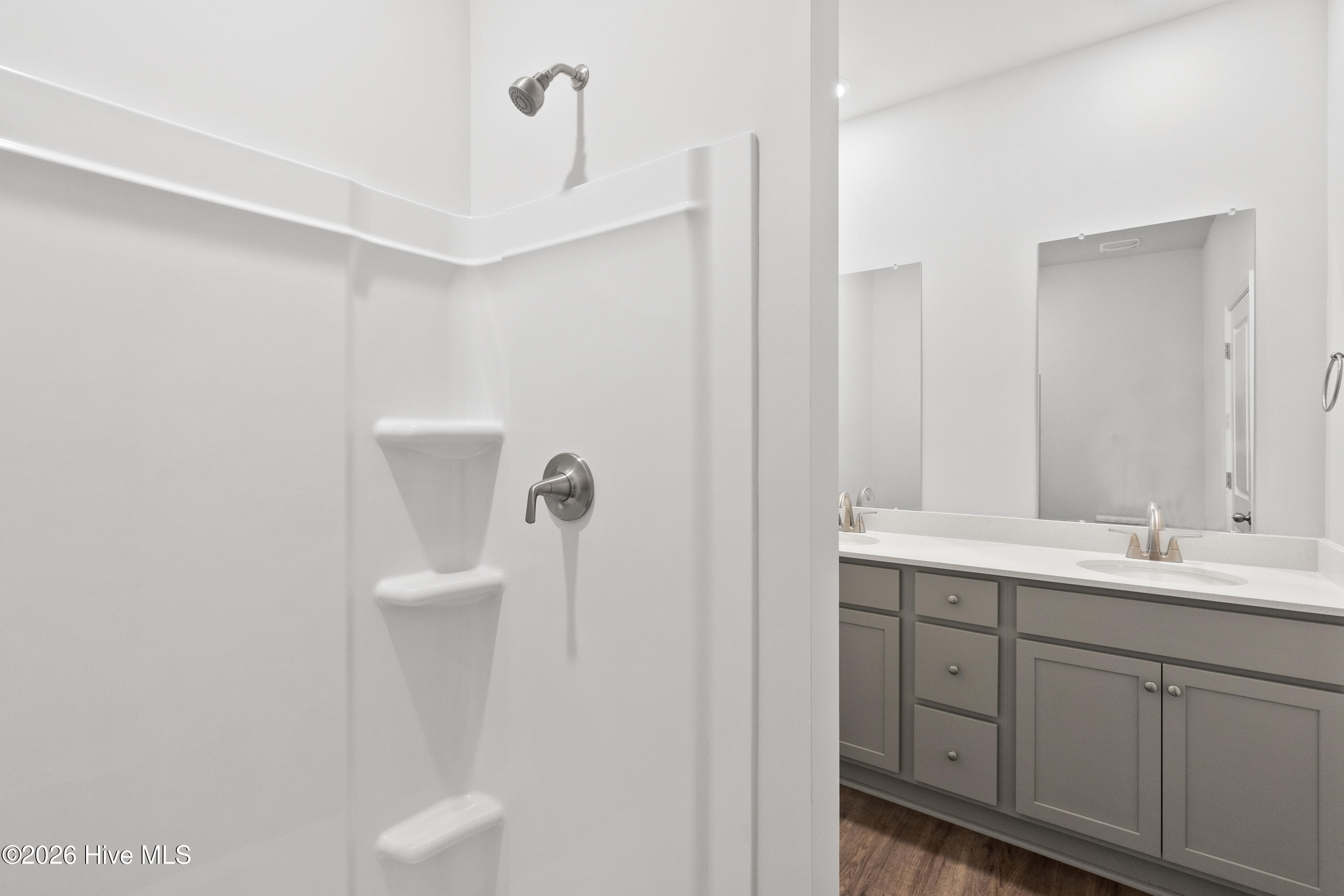 100561846 | Photo 18