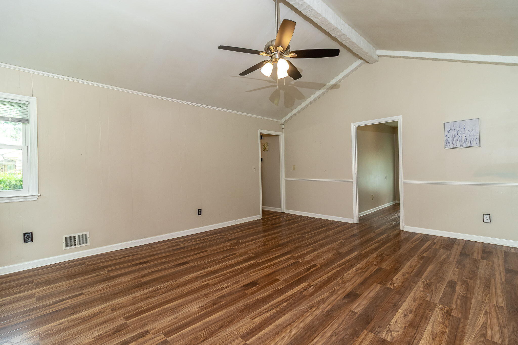 12-web-or-mls-105 DRESDEN DR A©-9868