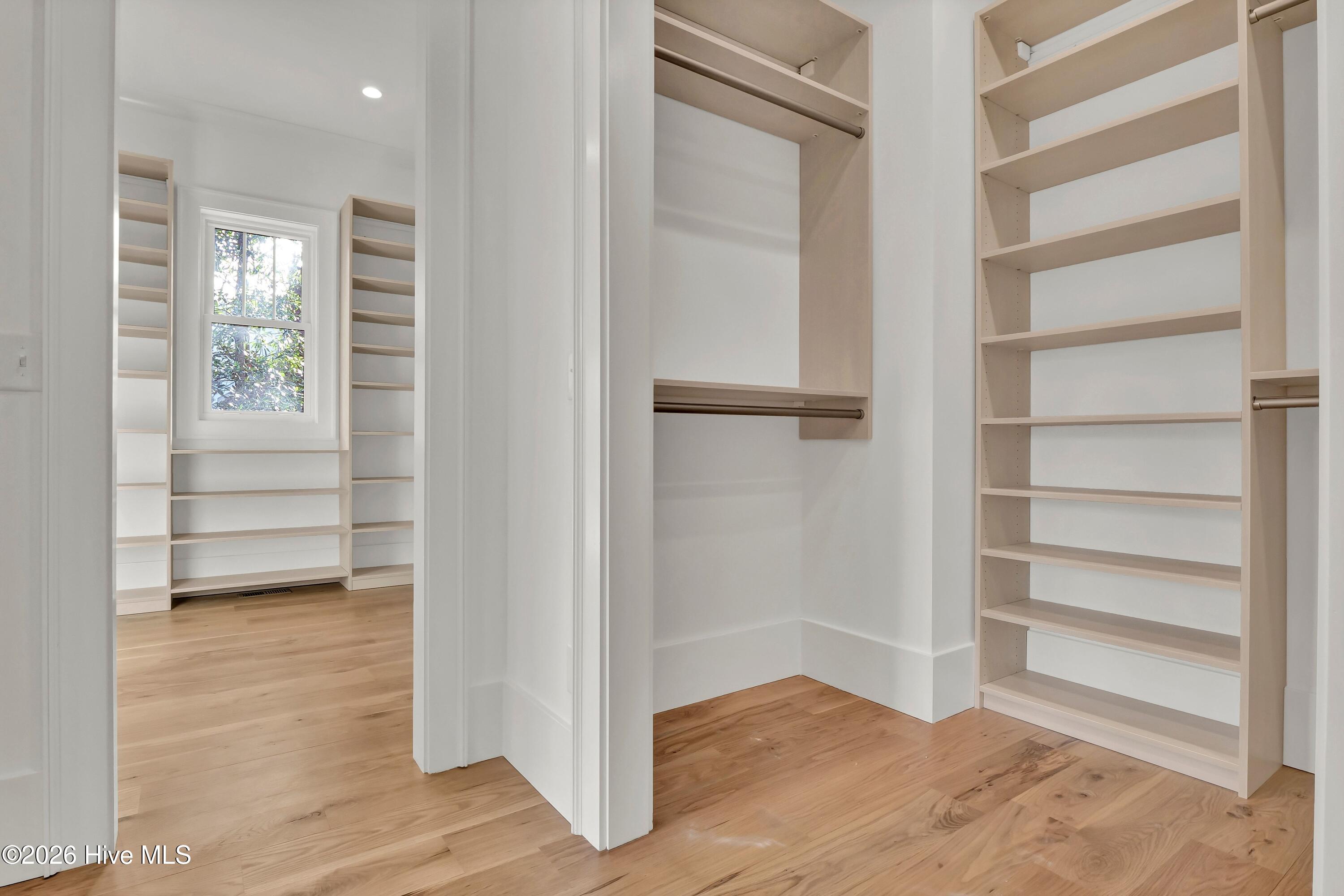 100553648 | Photo 26