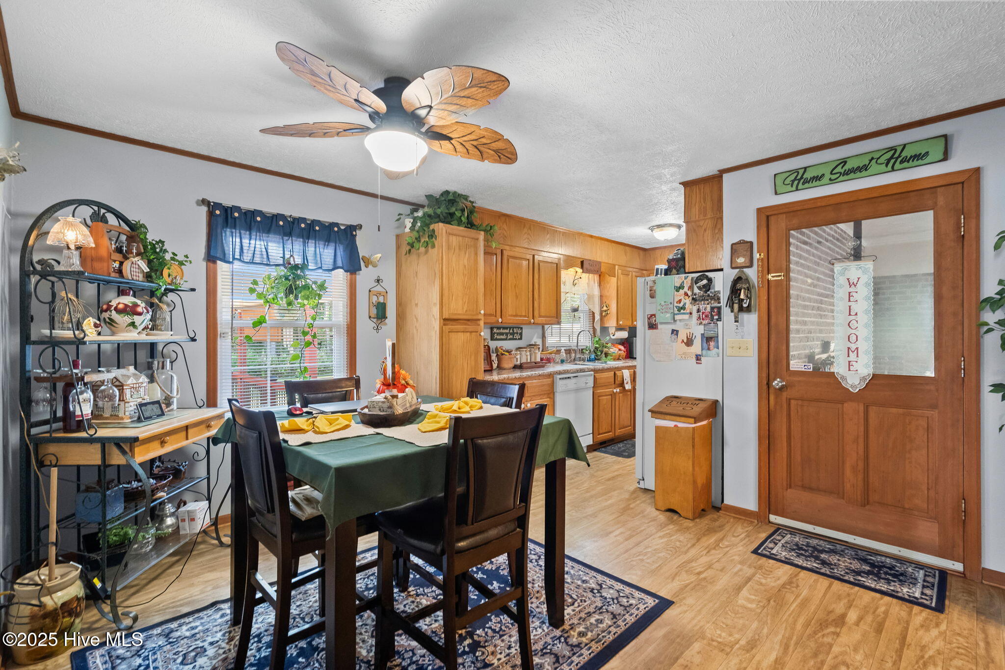 100532446 | Photo 15