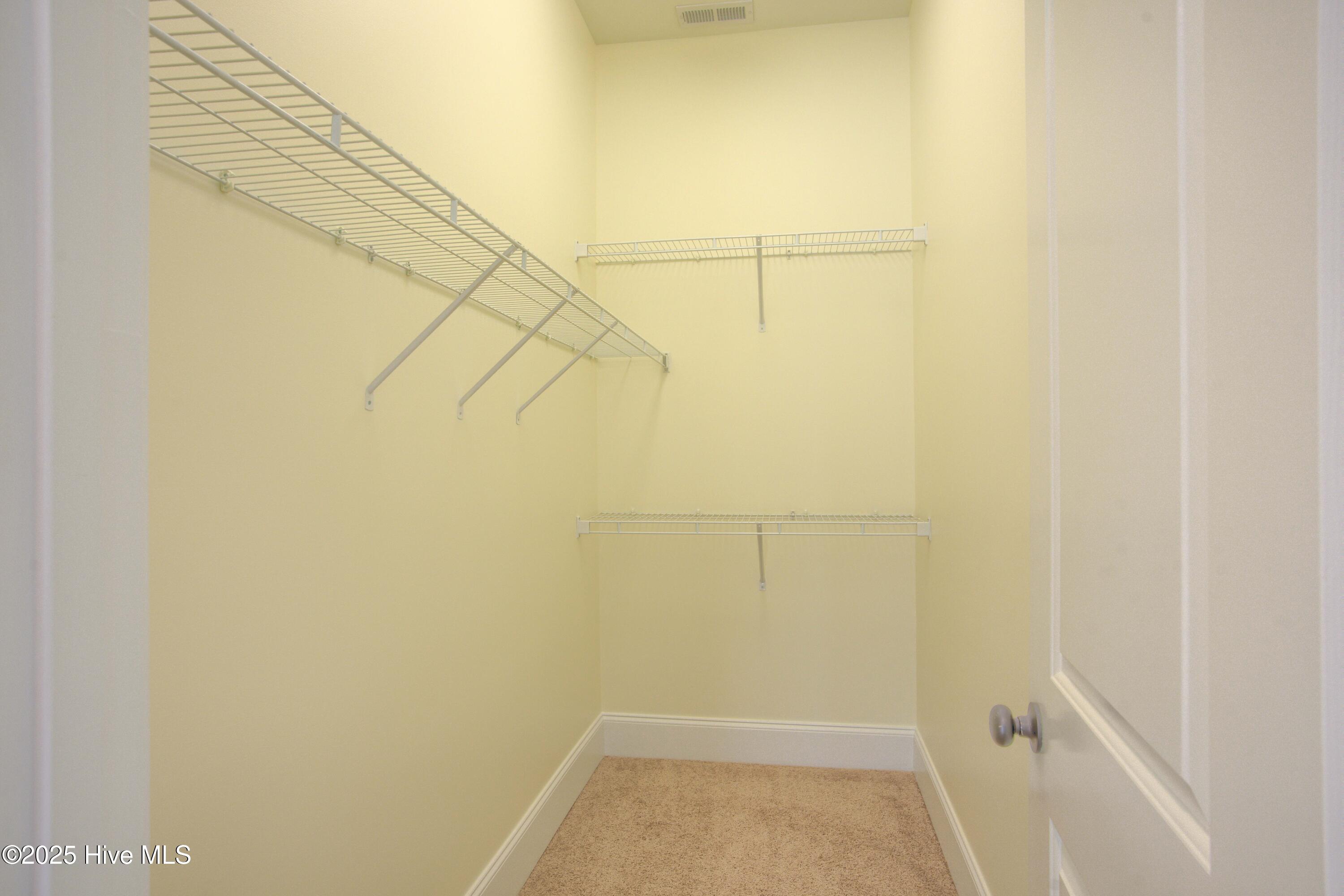 100545720 | Photo 18