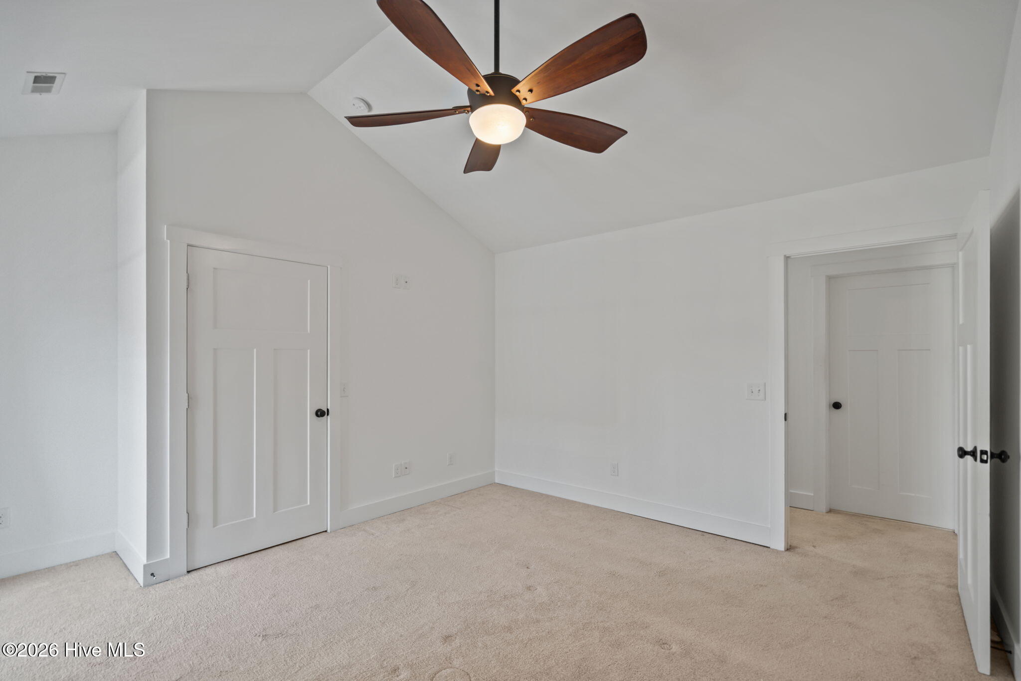 100559197 | Photo 41