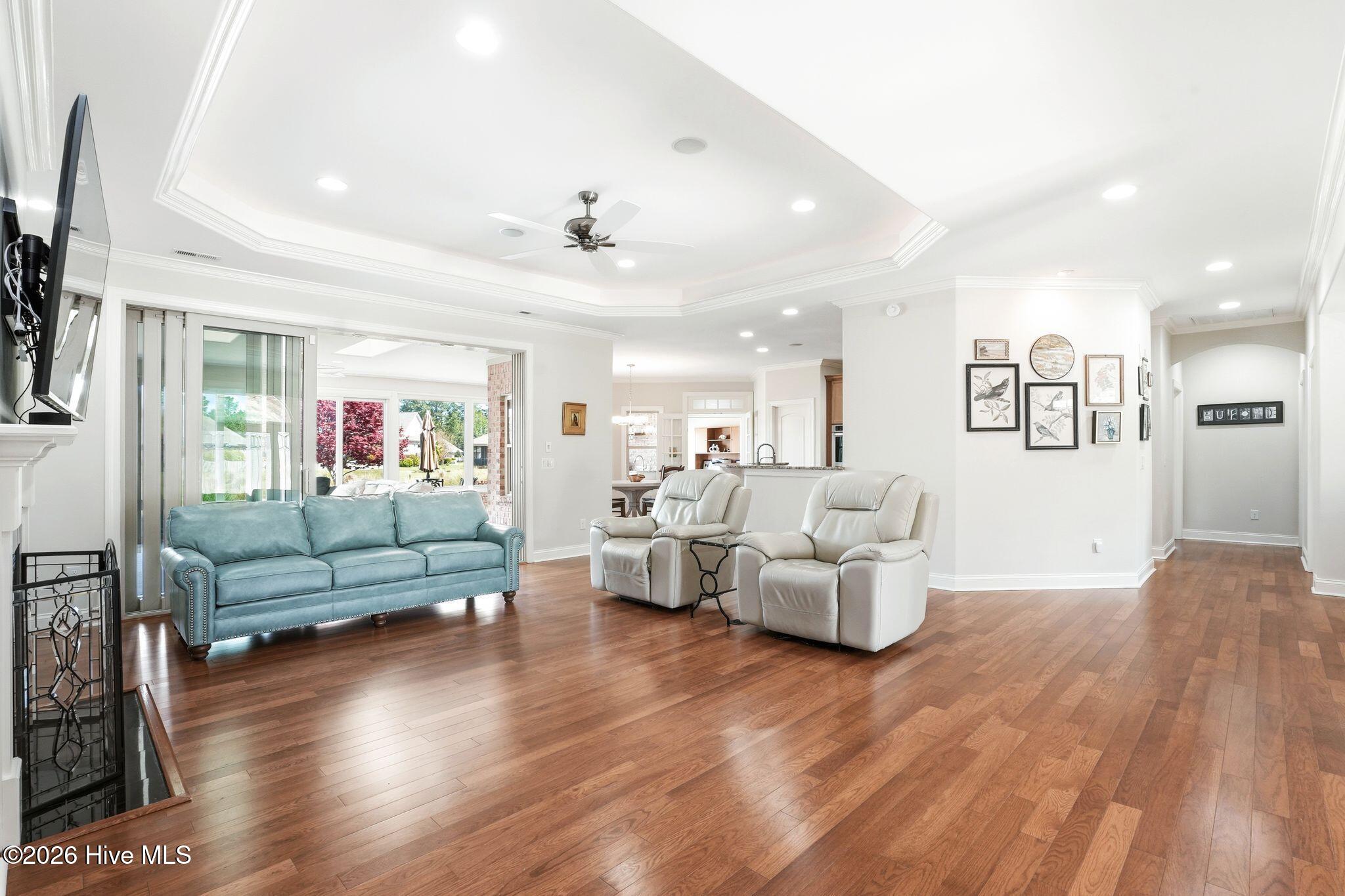 100565235 | Photo 12