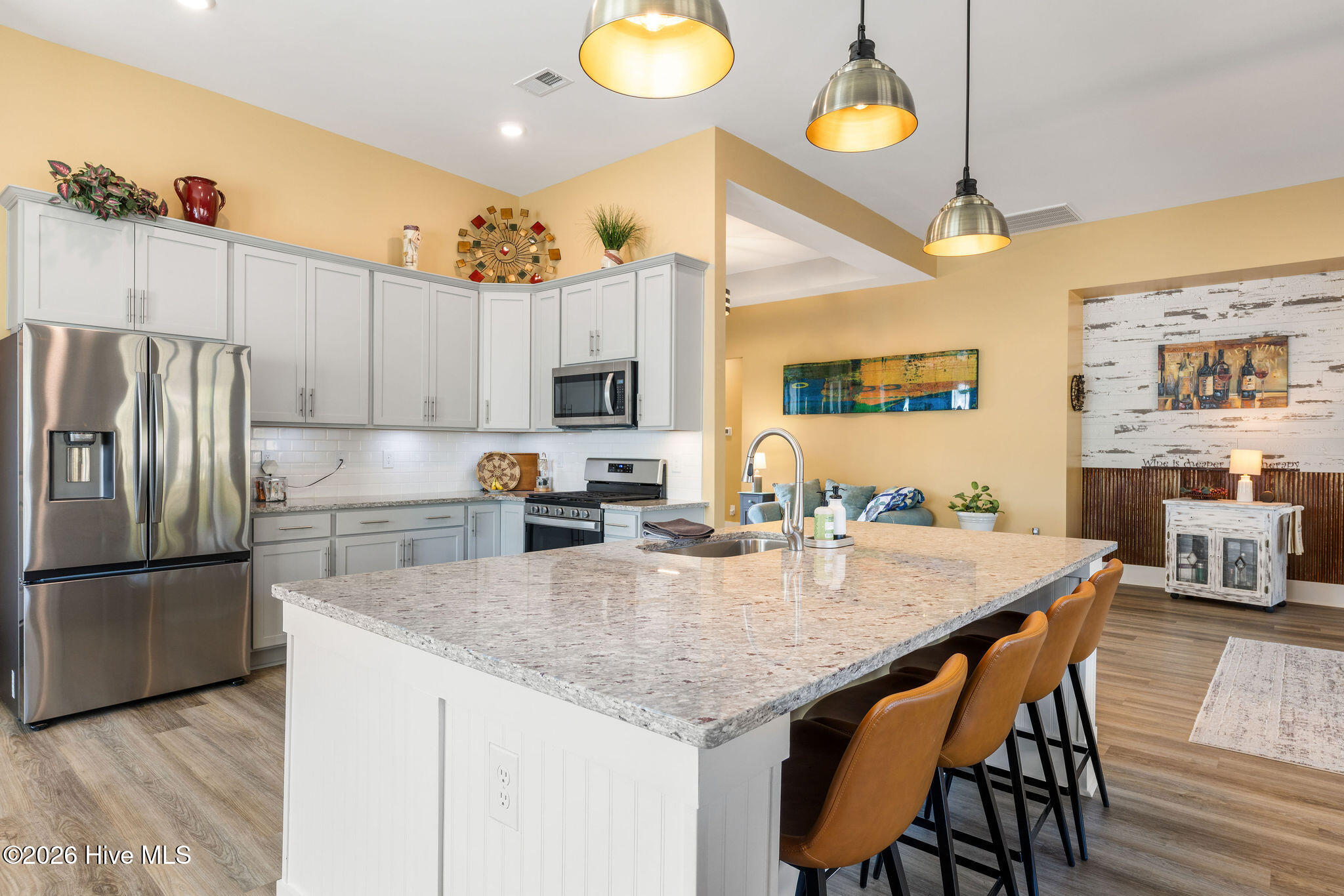 100554003 | Photo 26